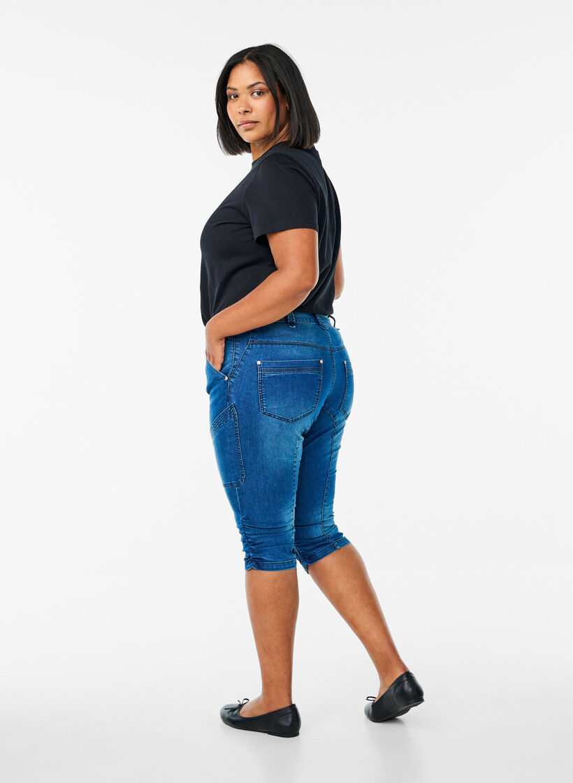 Pantacourt jean slim avec poches, Bleu, Model image number 1