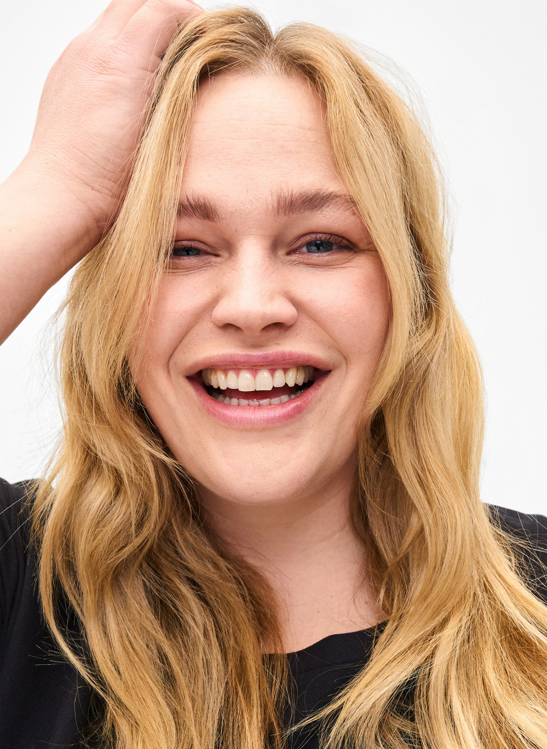 Zizzi T-shirt en coton biologique avec imprim&eacute; dor&eacute;, Black W. Free, Model image number 2