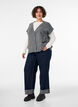 Gilet en maille &agrave; col V avec boutons d&eacute;coratifs, Gris, Model image number 1