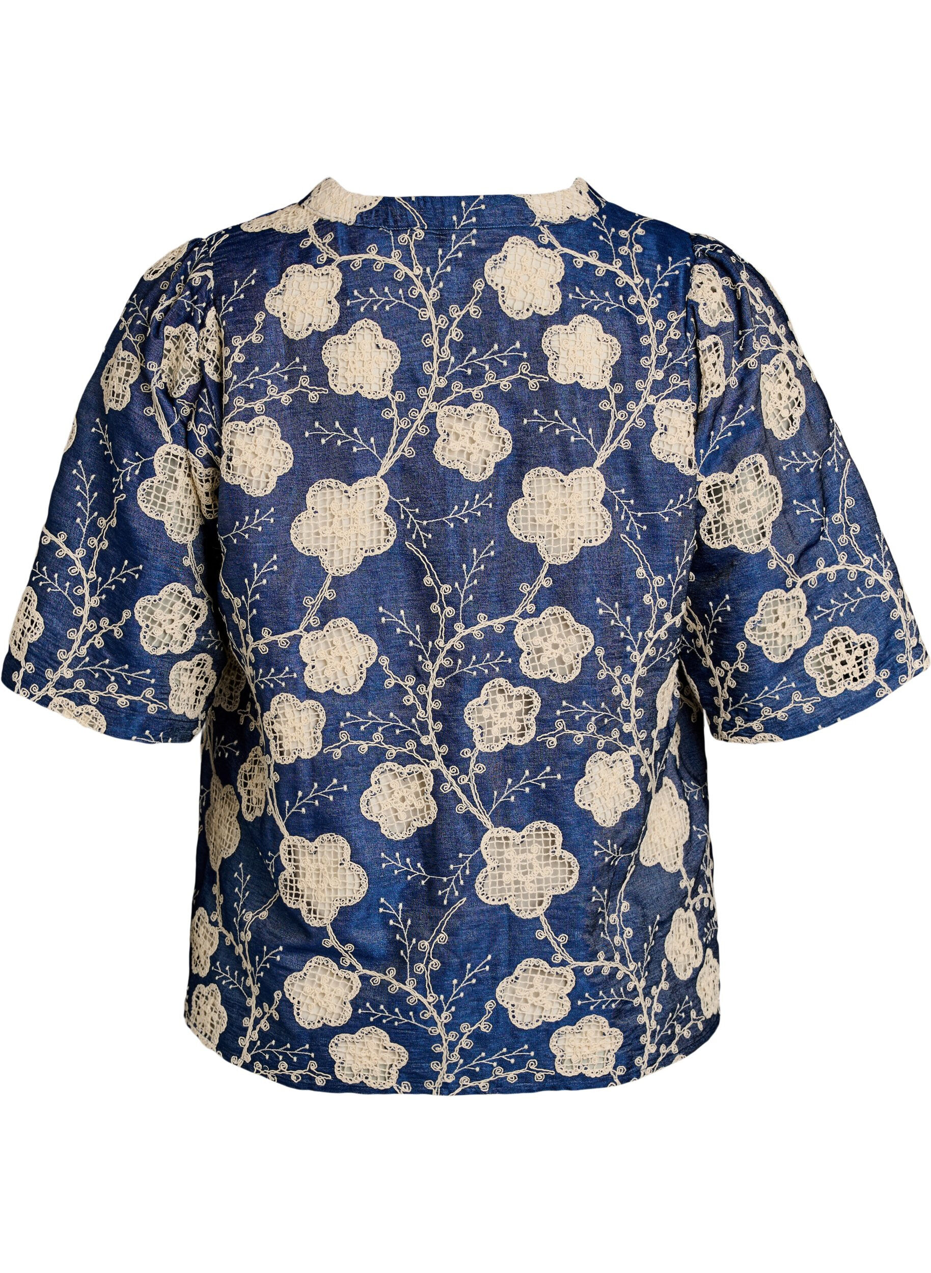 Zizzi Bluse mit V-Ausschnitt und gesticktem Muster, Blau, Packshot image number 1