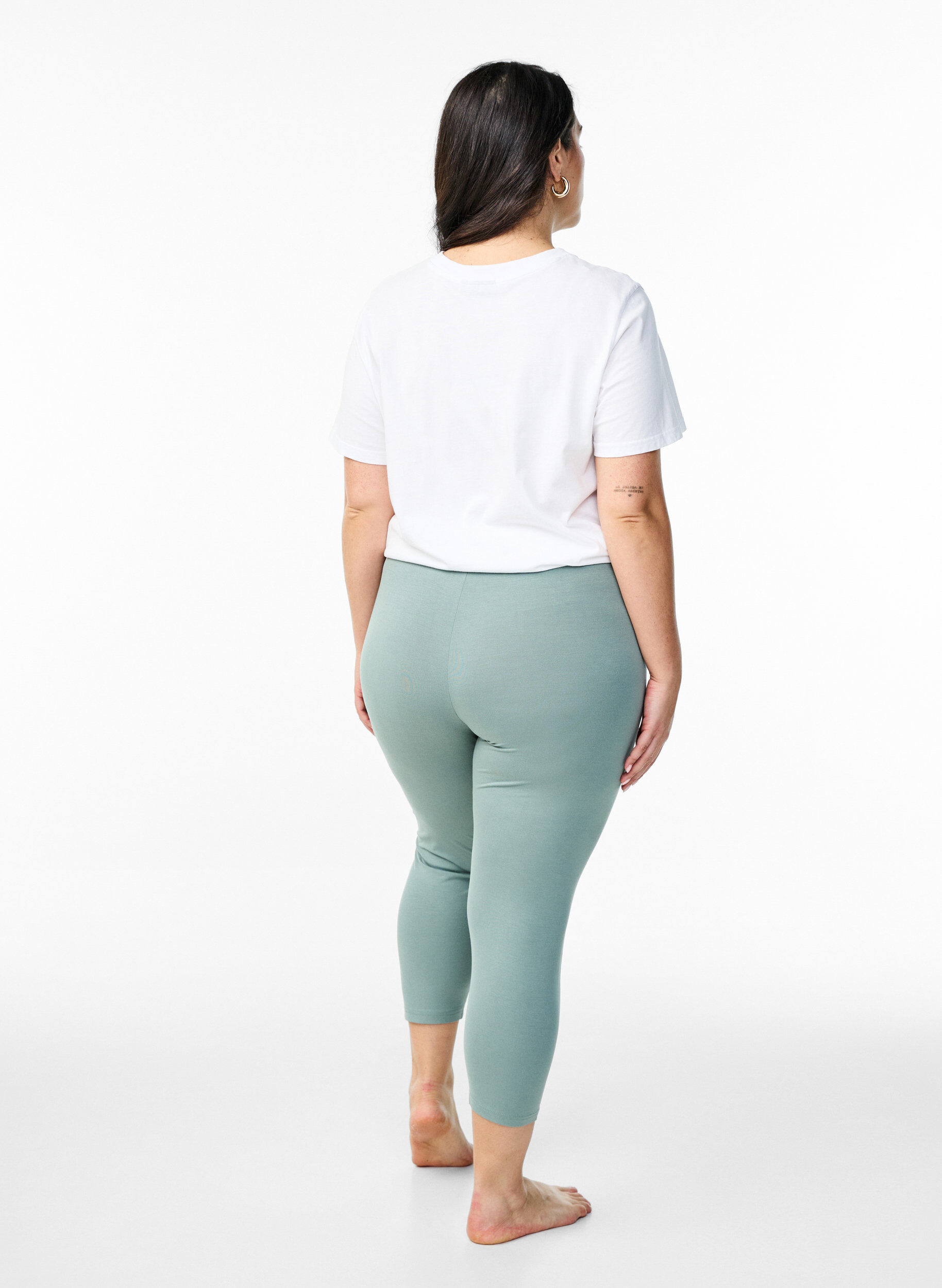 Zizzi Basic 3/4-Leggings aus Viskose, Gr&uuml;n, Model image number 2