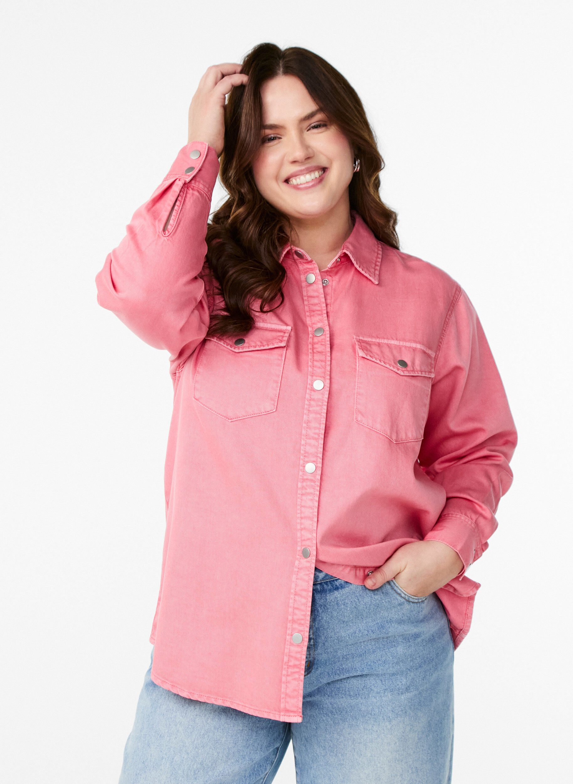 Zizzi Chemise en jean avec poches de poitrine, Rose, Model image number 0