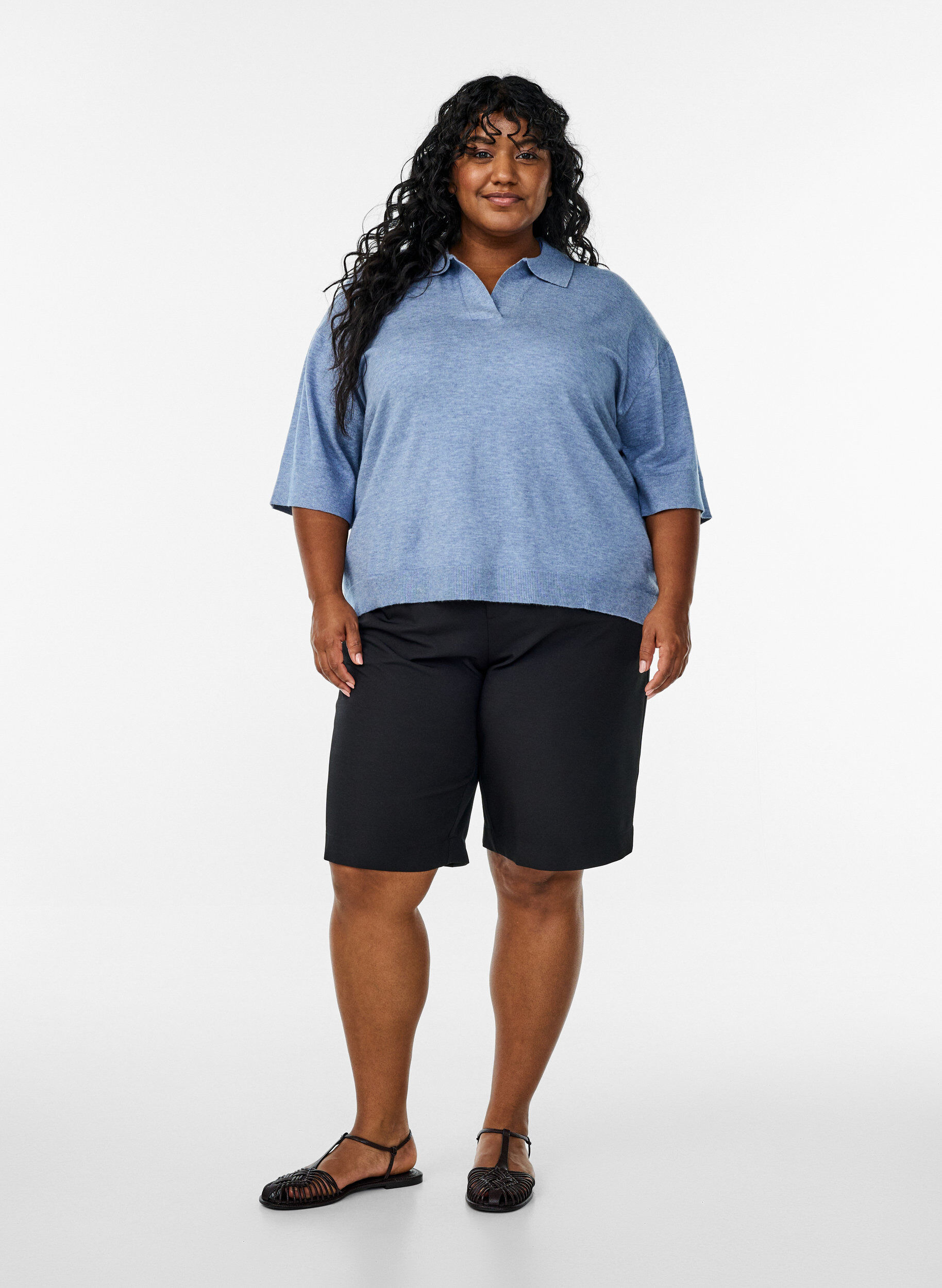 Zizzi Chemisier tricot&eacute; &agrave; col et &agrave; manches courtes, Bleu, Model image number 1