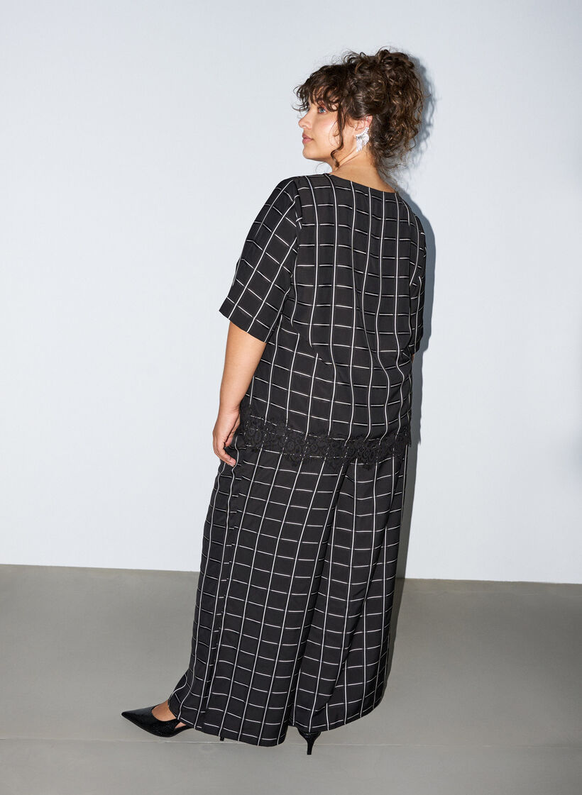 Karierte Hose mit weitem Bein, Schwarz, Model image number 1