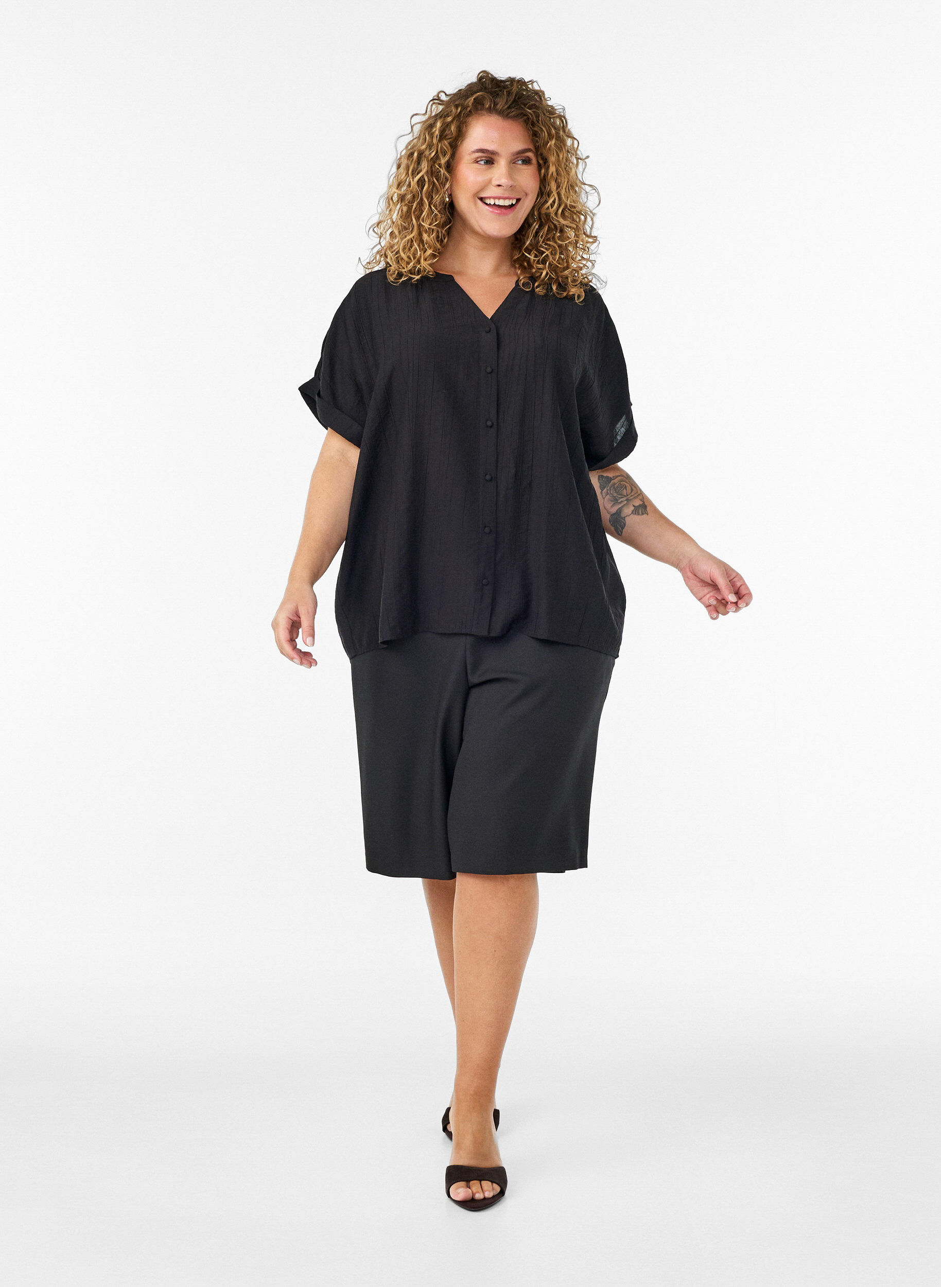 ZizziBluse aus Viskose mit Kn&ouml;pfen und Struktur, Schwarz, Model image number 1