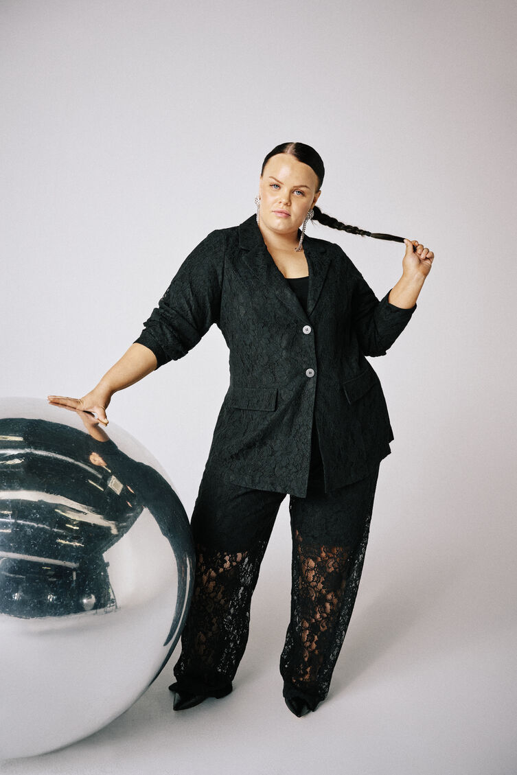 Set mit Spitze, , Model