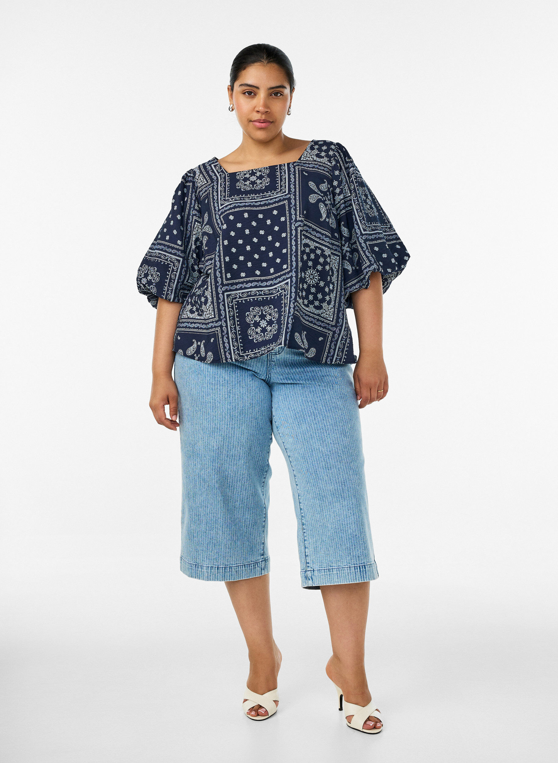 ZizziBlouse en viscose &agrave; imprim&eacute; cachemire et manches ballon, Bleu, Model image number 1