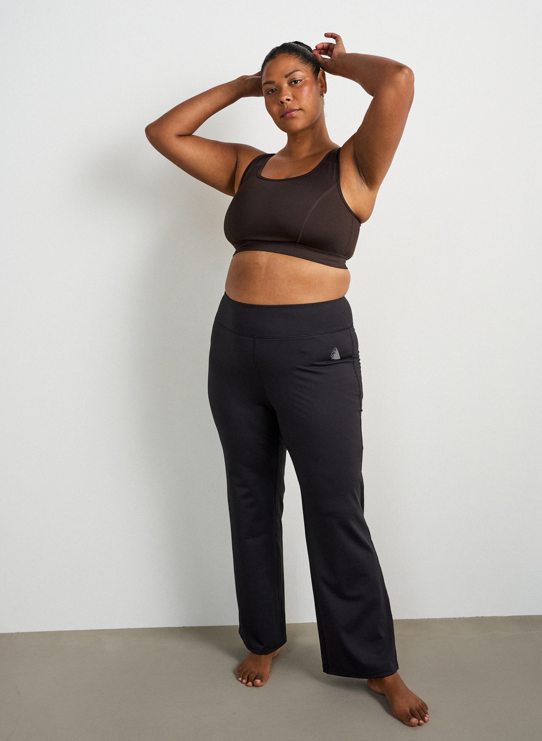 ZizziBootcut-Trainingstights mit hoher Taille, Schwarz, Model image number 0