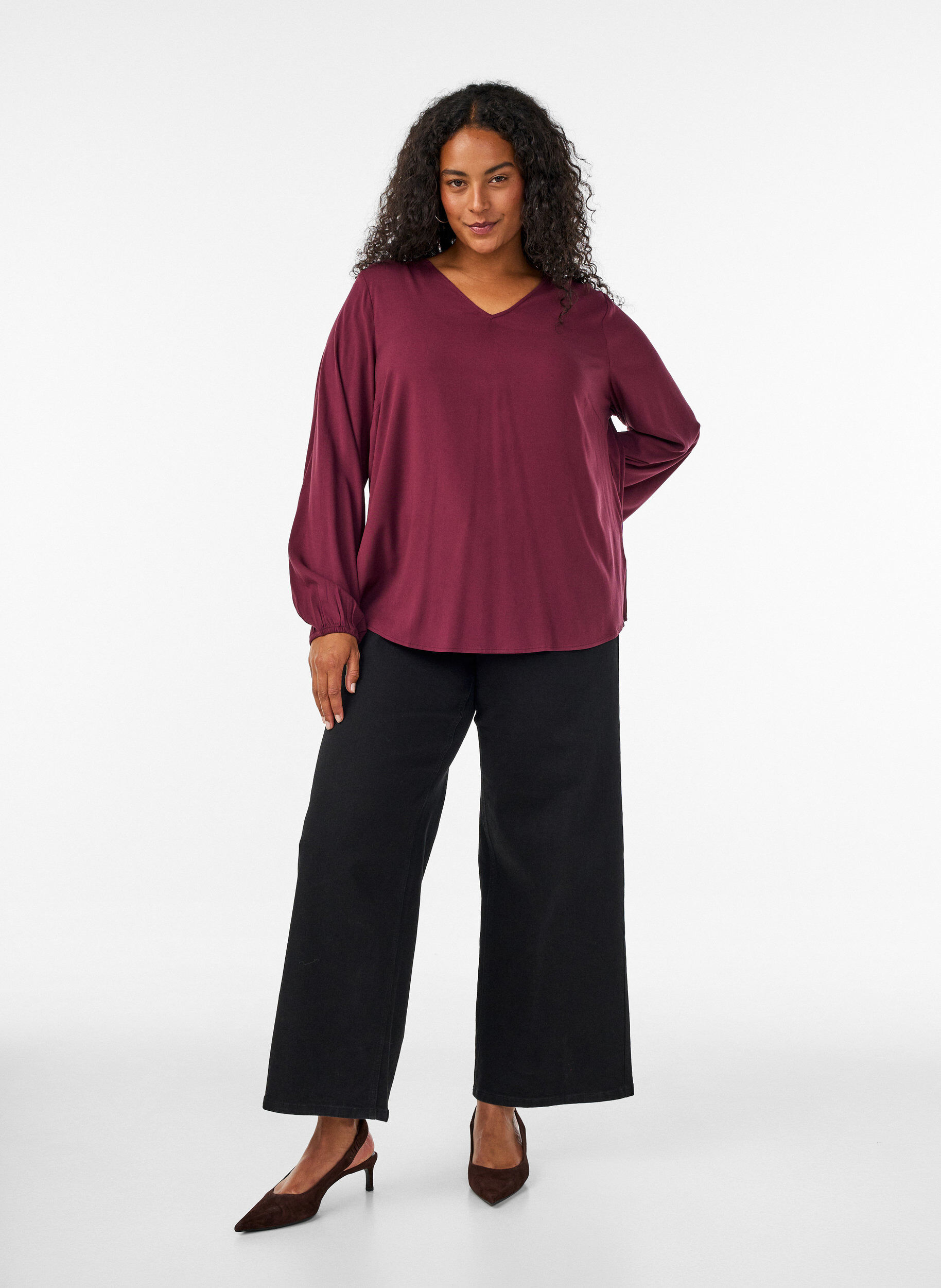 ZizziBluse aus Viskose mit V-Ausschnitt und abgerundetem Saum, Rot, Model image number 1