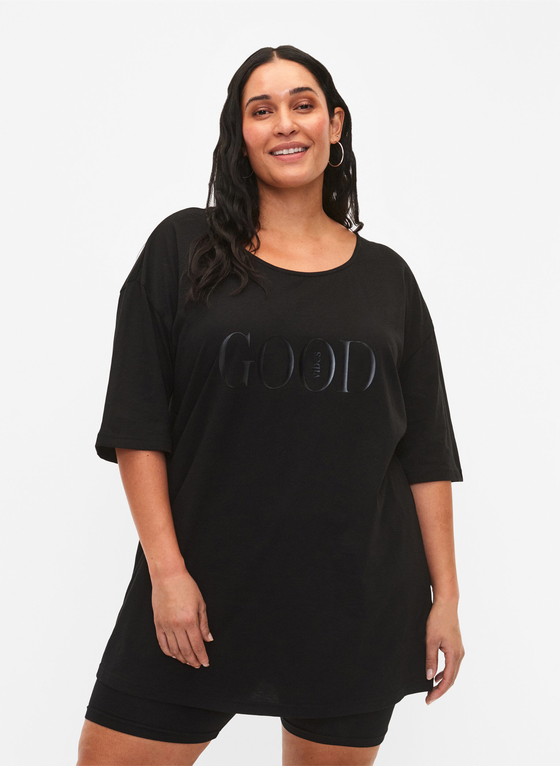 Zizzi T-shirt oversize en coton avec imprim&eacute;, Black GOOD, Model image number 0