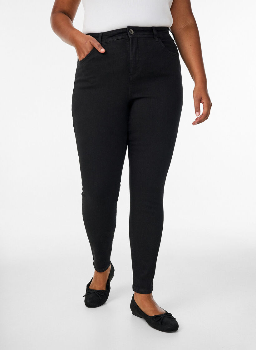 Jeans mit Super Slim Fit, Schwarz, Model image number 2