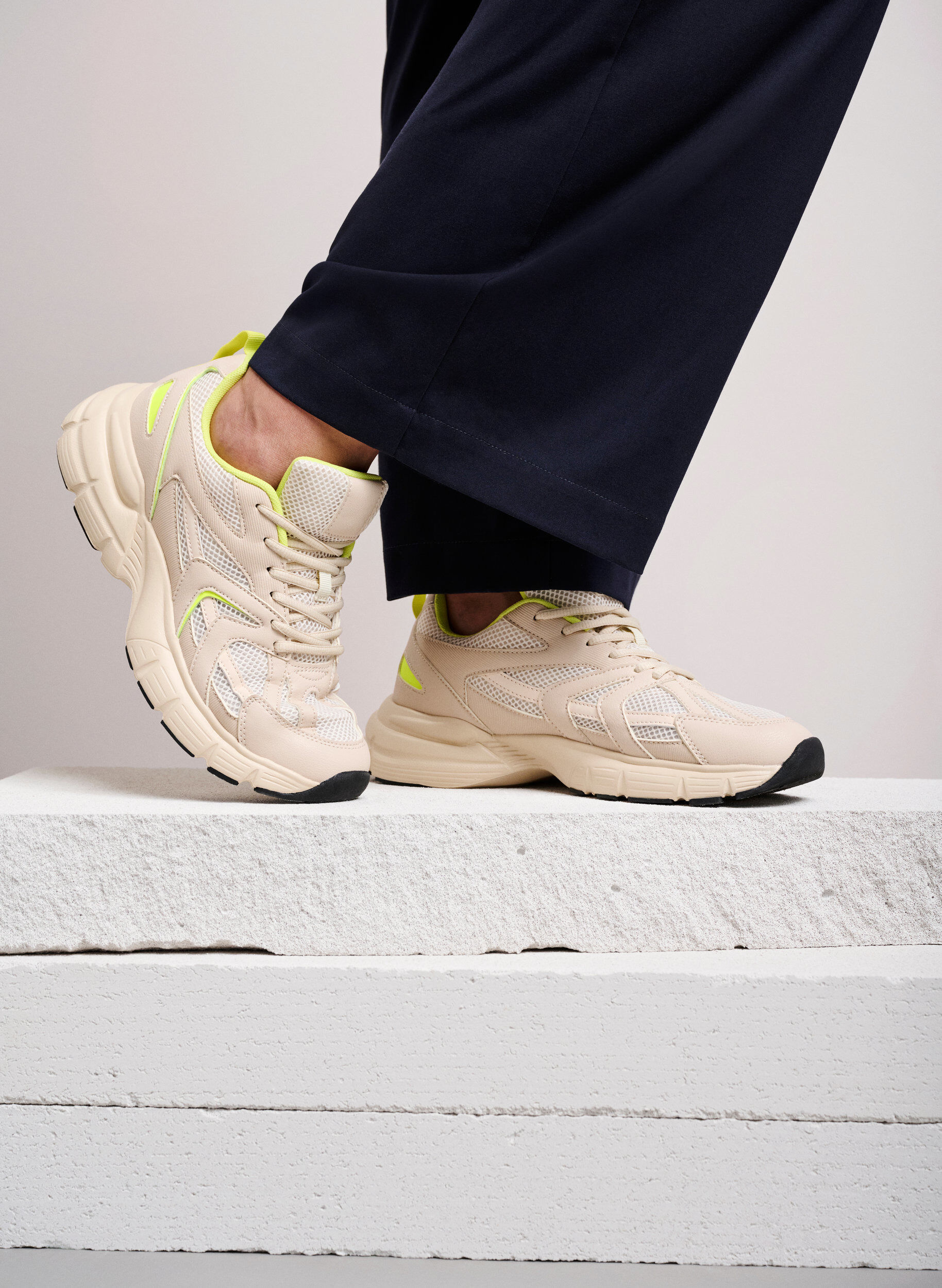 Zizzi Wide Fit Sneakers, Tapioca, Image image number 1