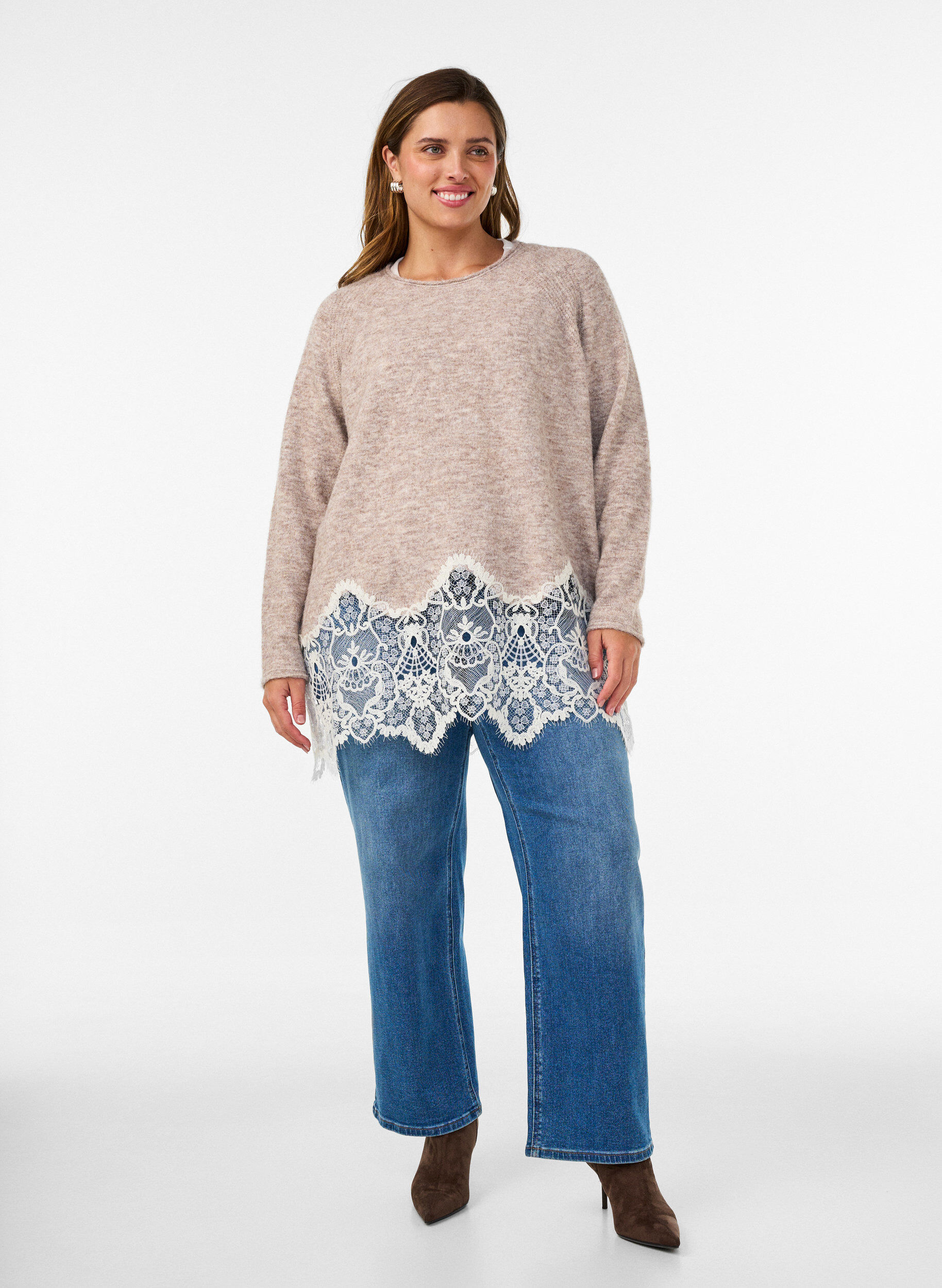 ZizziStrickpullover mit Raglan&auml;rmeln und breitem Spitzenbesatz, Beige, Model image number 1