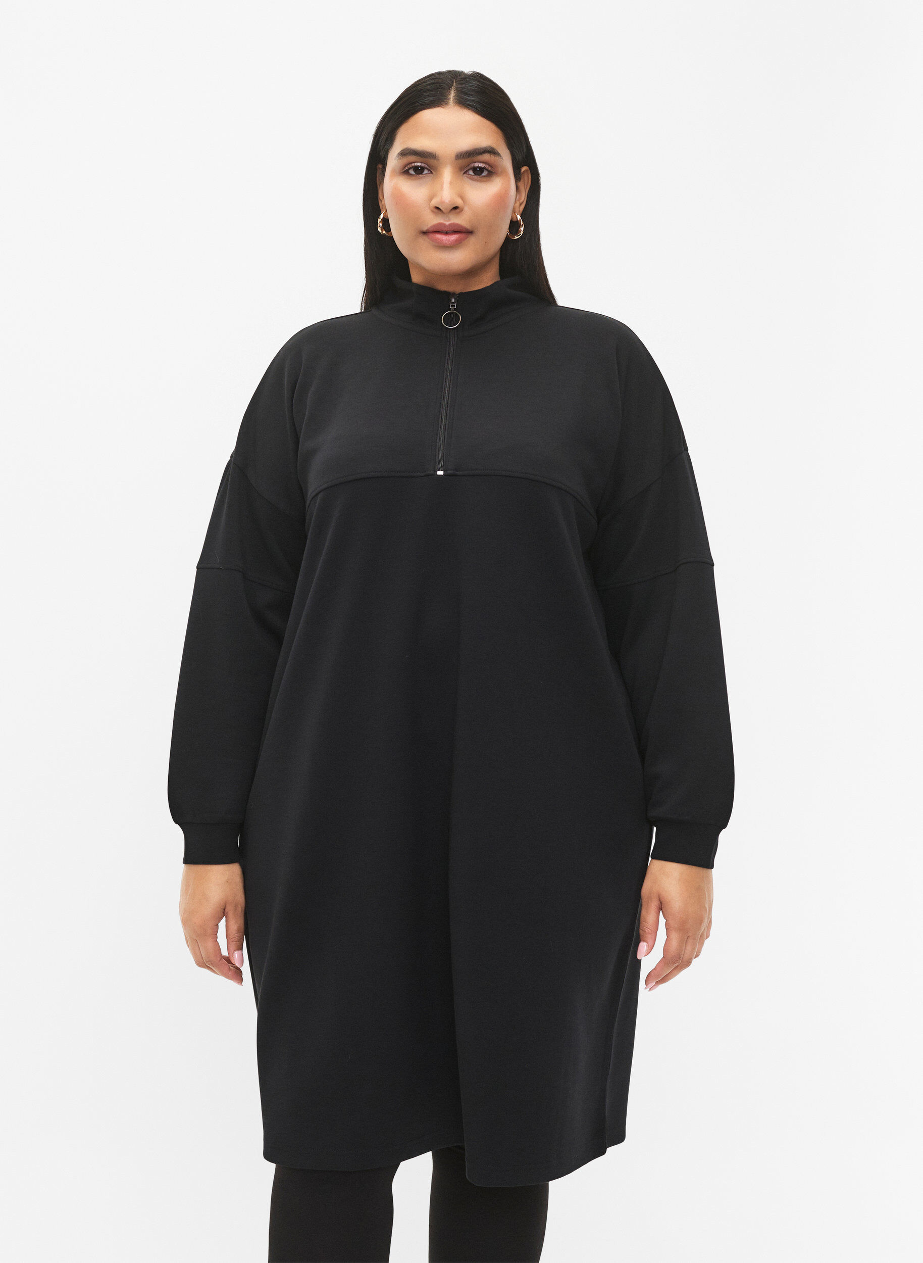 Zizzi Robe sweat &agrave; col montant en tissu &agrave; base de modal, Black, Model image number 0