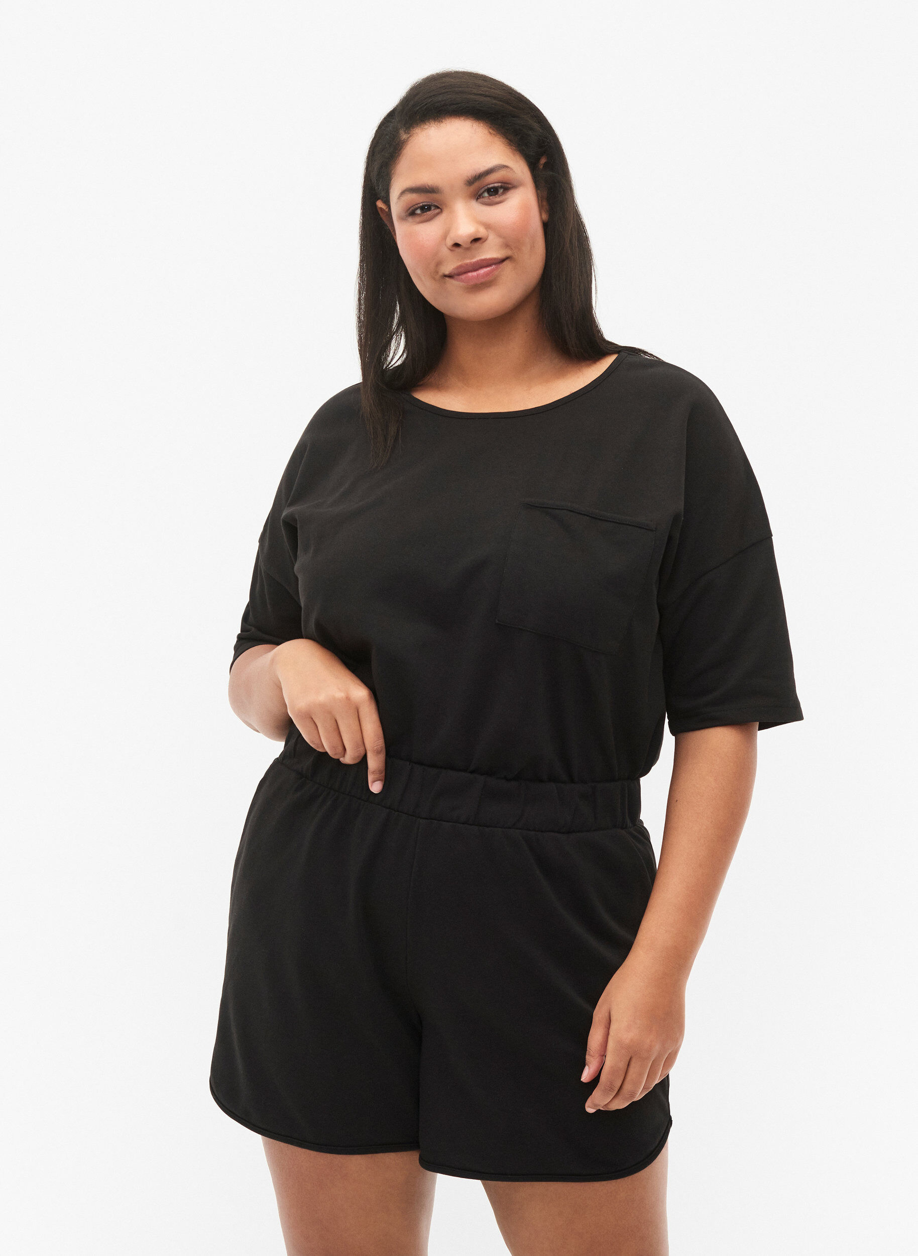 Zizzi Einfarbige Shorts mit Taschen, Black, Model image number 0