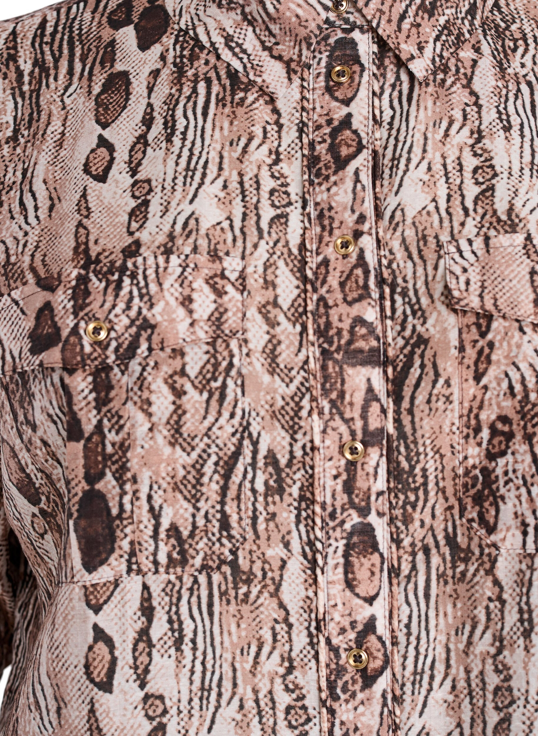Zizzi Locker sitzendes Shirt mit Tierprint und Brusttaschen, Braun, Packshot image number 2