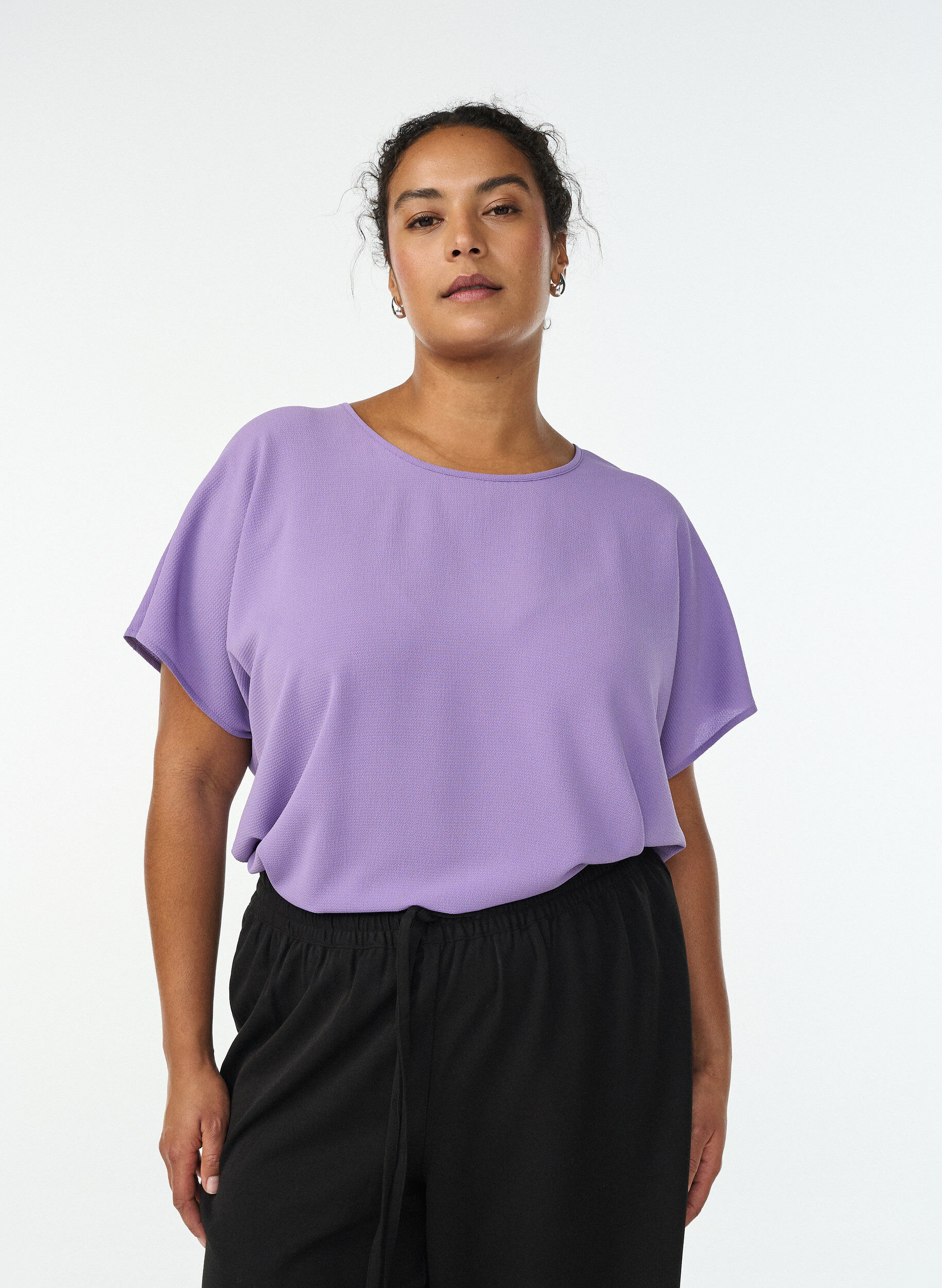 Blouse &agrave; manches courtes et encolure ronde, Mauve, Model