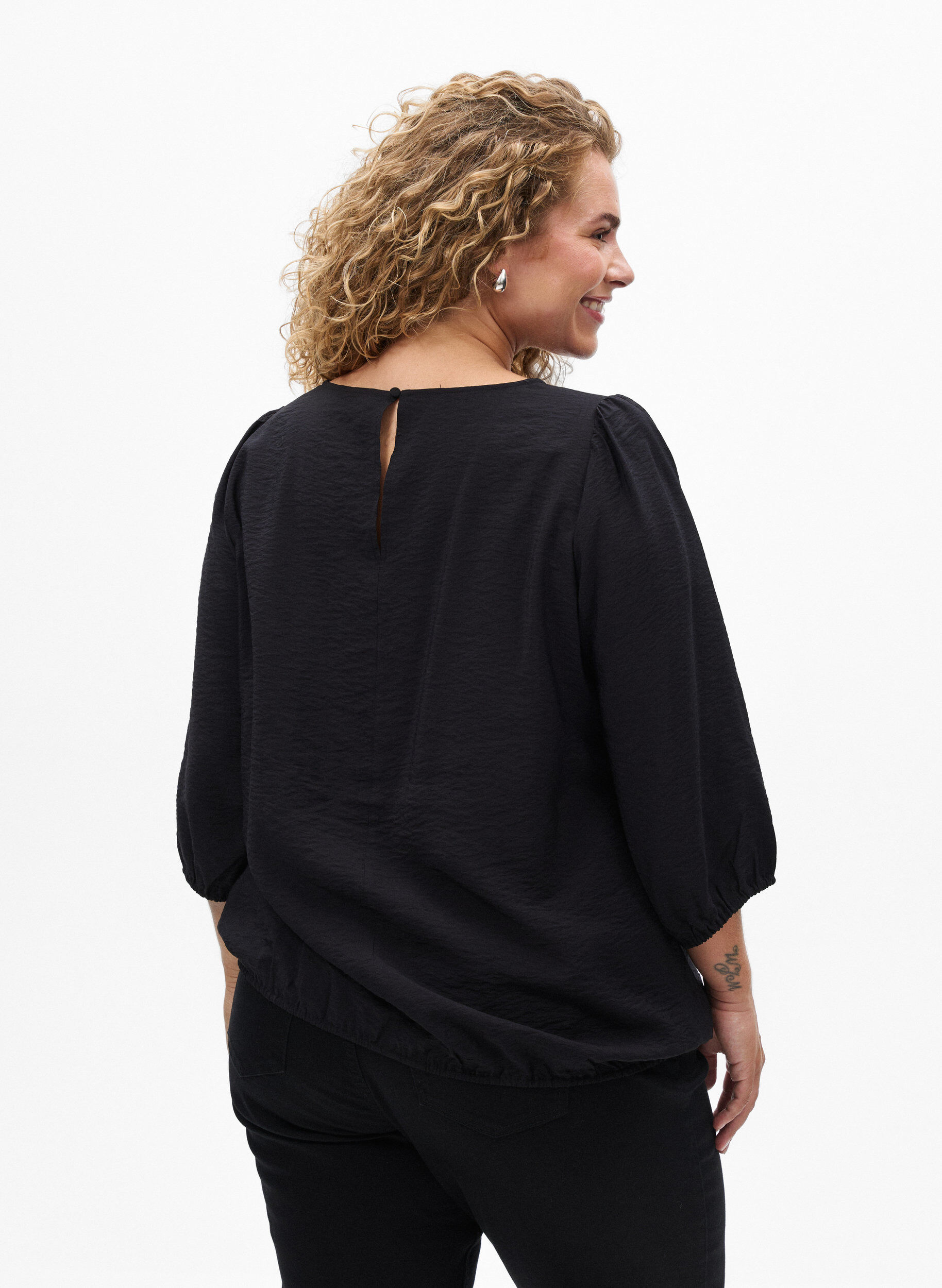Zizzi Blouse avec manches 3/4 et d&eacute;tails en dentelle, Noir, Model image number 2