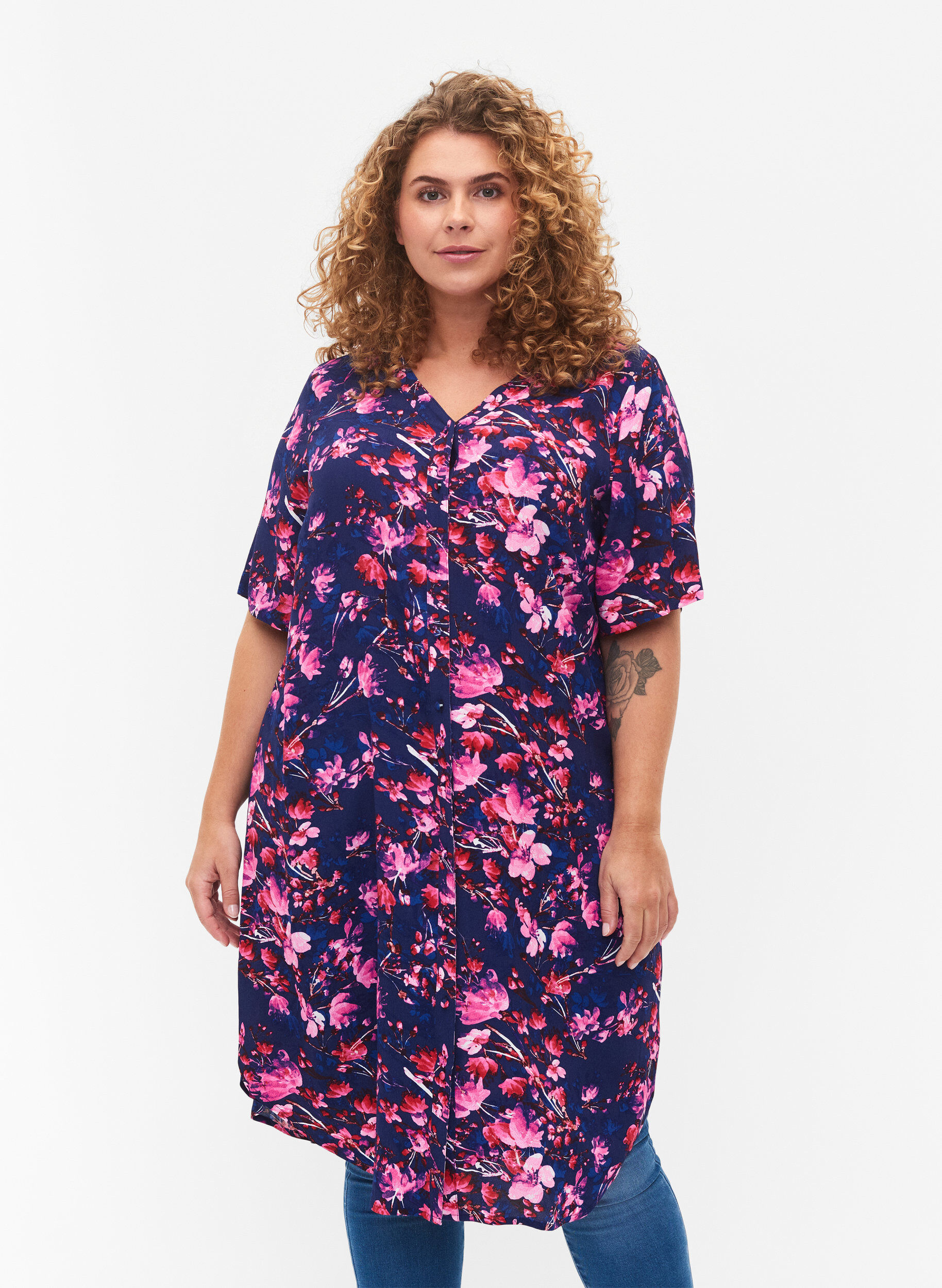 Zizzi Robe midi en viscose avec imprim&eacute; floral, B. Blue Pink Flower, Model image number 0