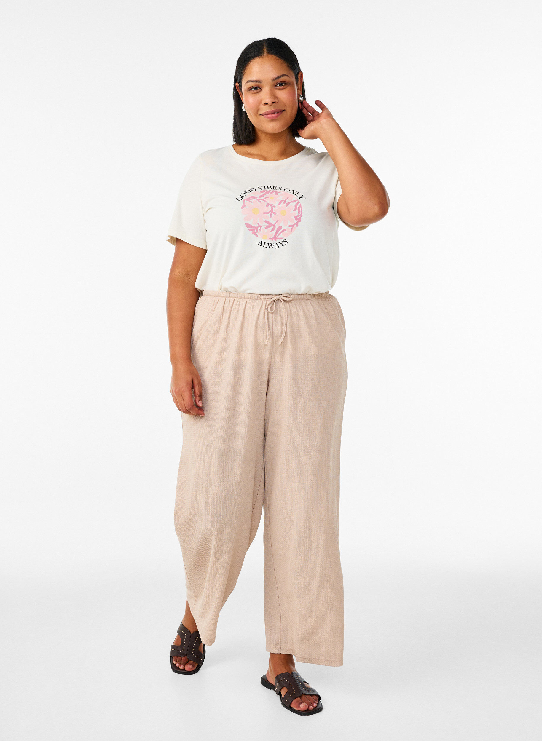 Zizzi T-Shirt mit Print, Vanille, Model image number 1