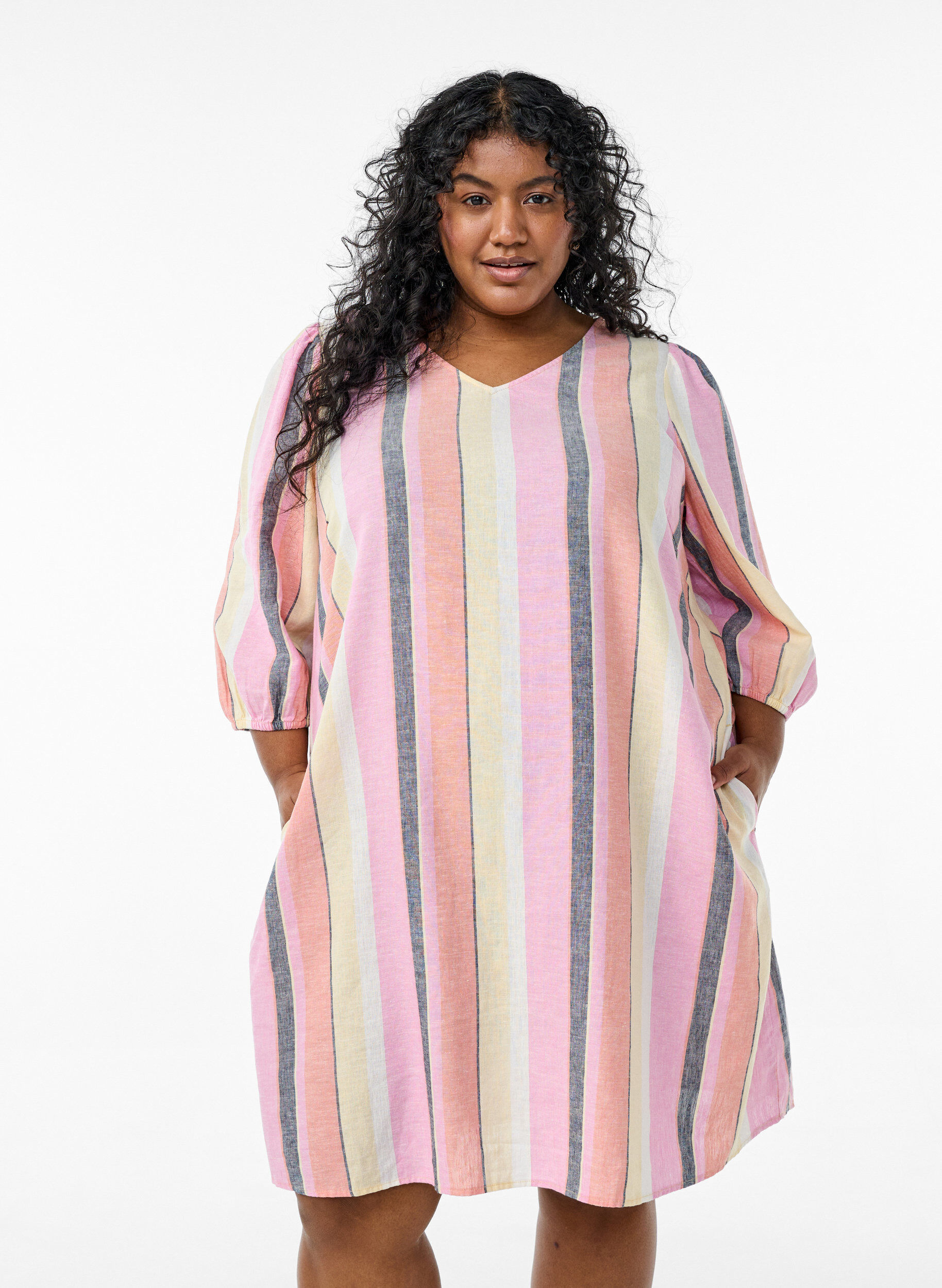 Zizzi Kleid aus Leinen und Viskose mit 3/4-&Auml;rmeln, Gelb, Model image number 0