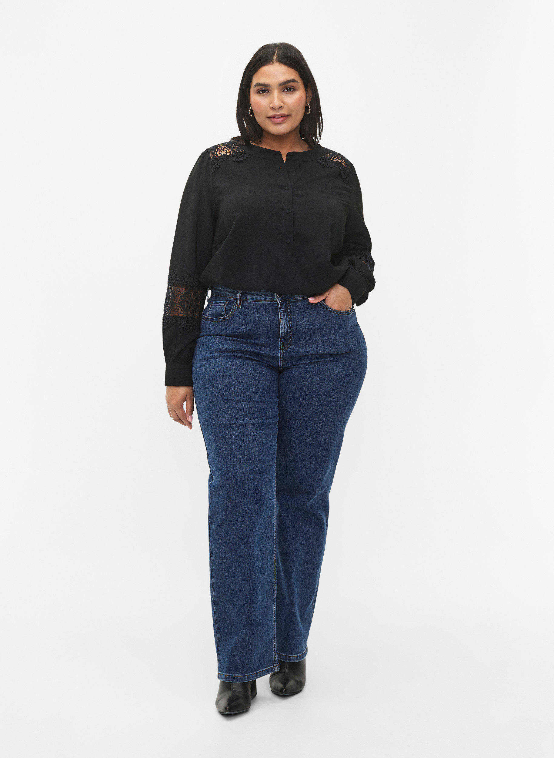 Zizzi  Bluse aus Viskose mit H&auml;keleien, Black, Model image number 2