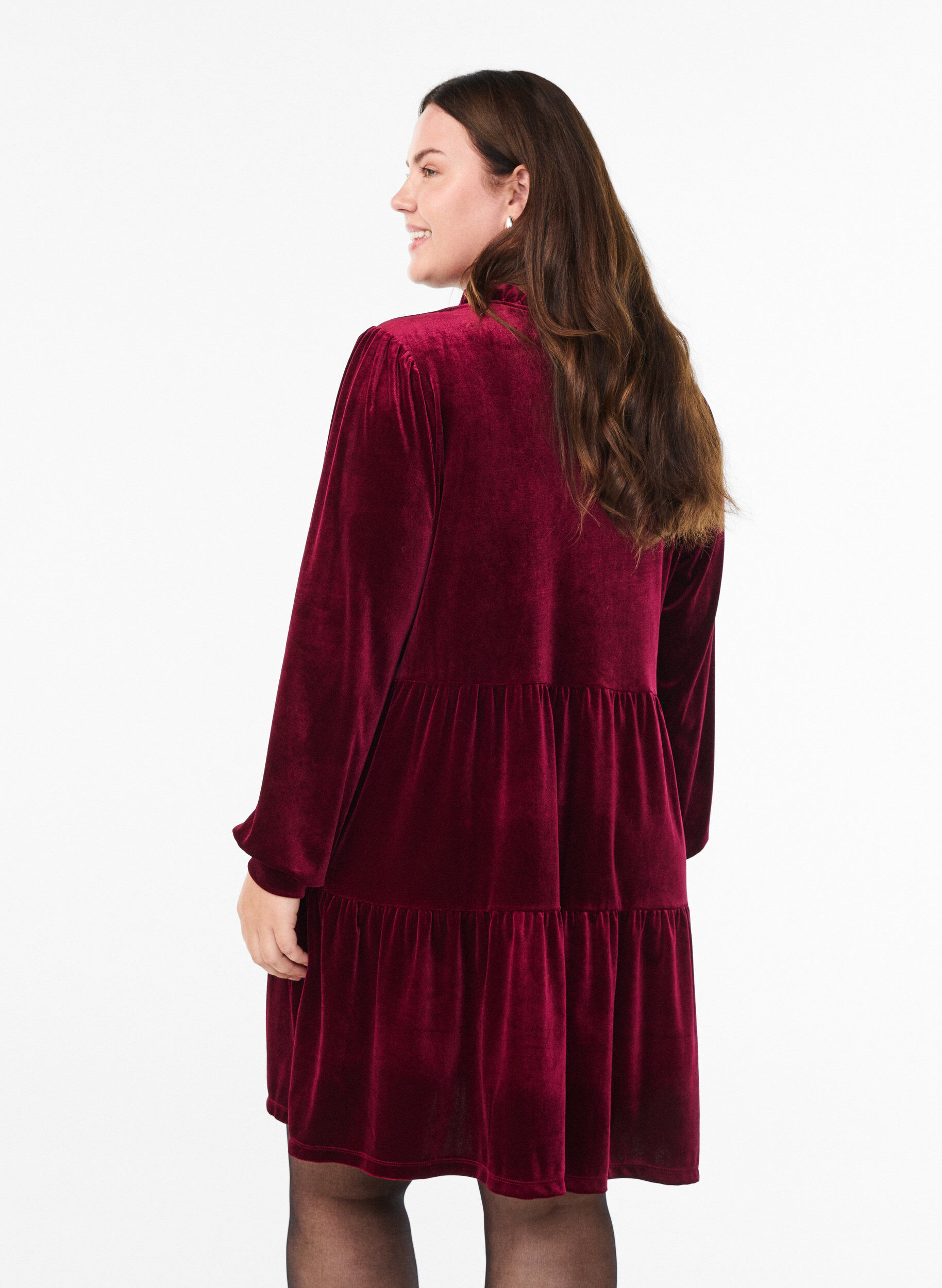 Zizzi Kurzes Kleid aus Velours mit R&uuml;schenkragen und langen &Auml;rmeln, Rot, Model image number 2