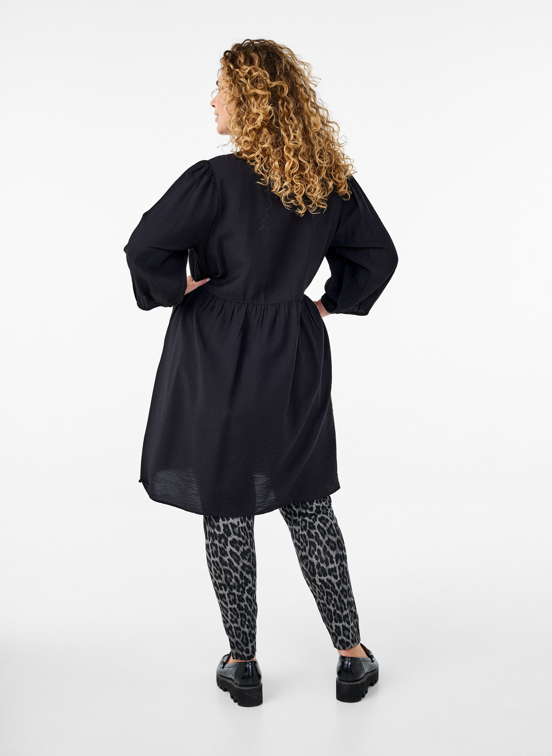 Zizzi Leggings en viscose imprim&eacute; z&egrave;bre, Gris anthracite, Model image number 2