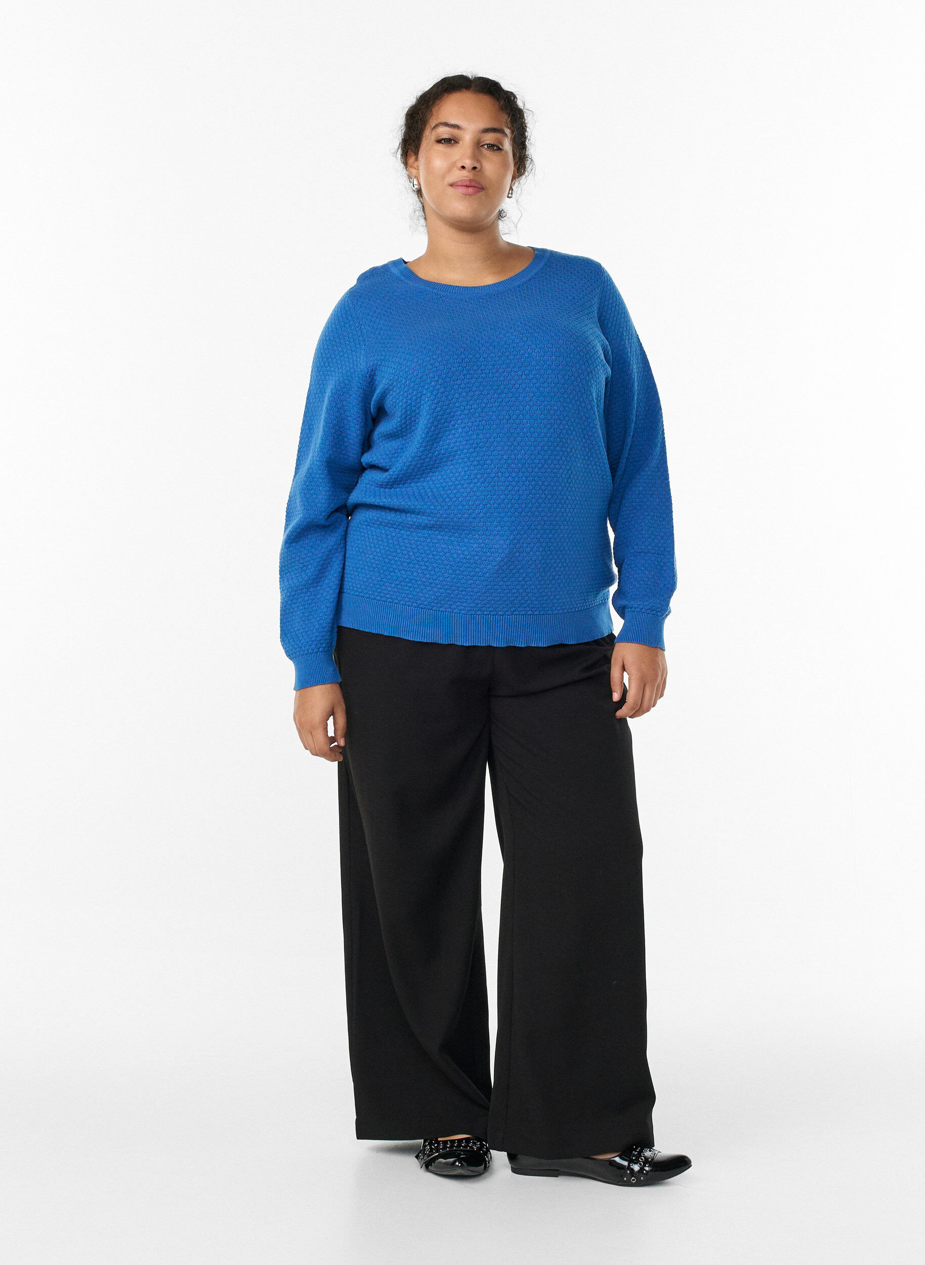 Zizzi Blouse en maille de coton avec motif textur&eacute;, Bleu, Model image number 1