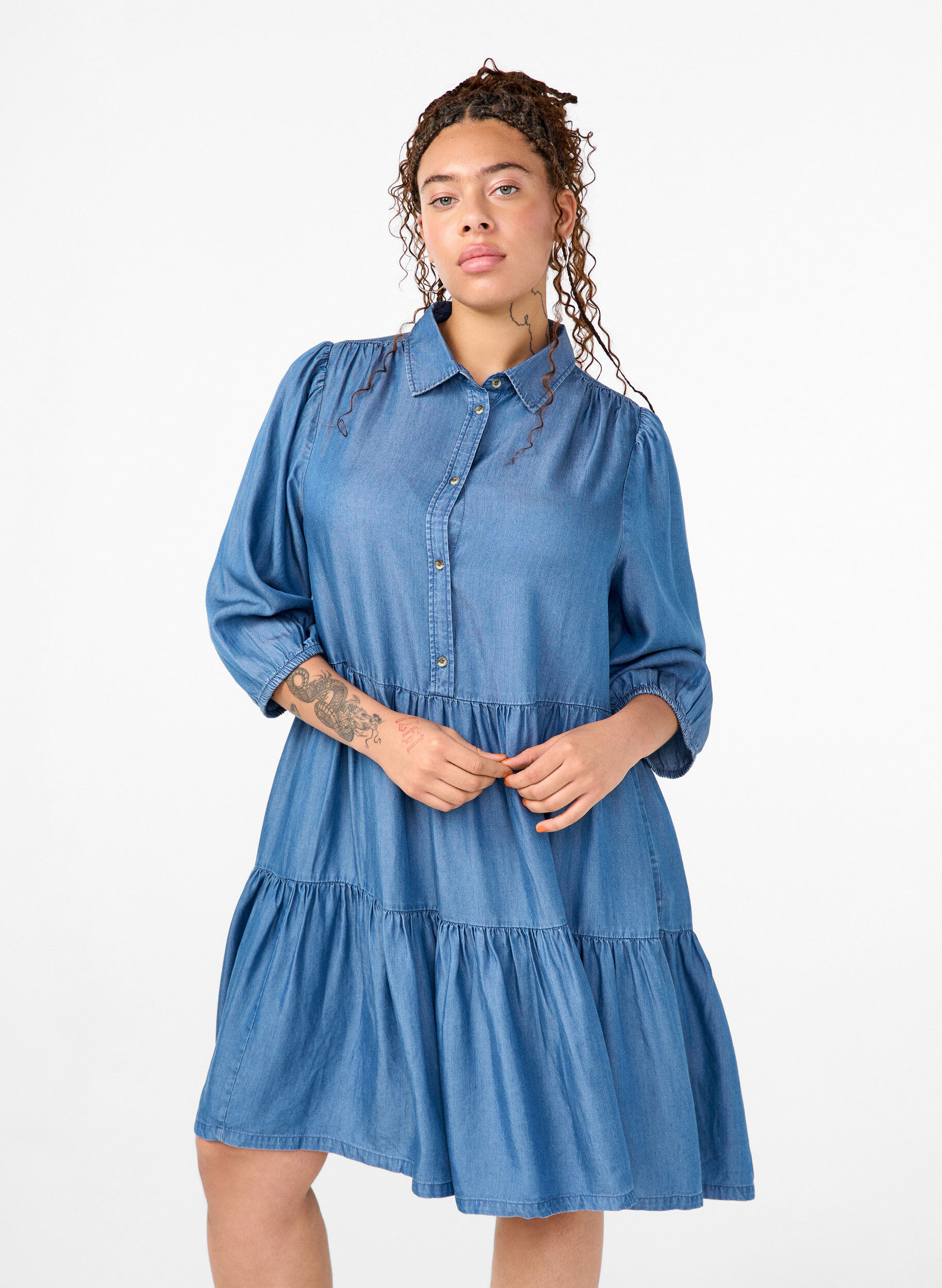 Zizzi Robe en jean en TENCEL&trade; Lyocell avec manches 3/4, Blue Denim, Model image number 0