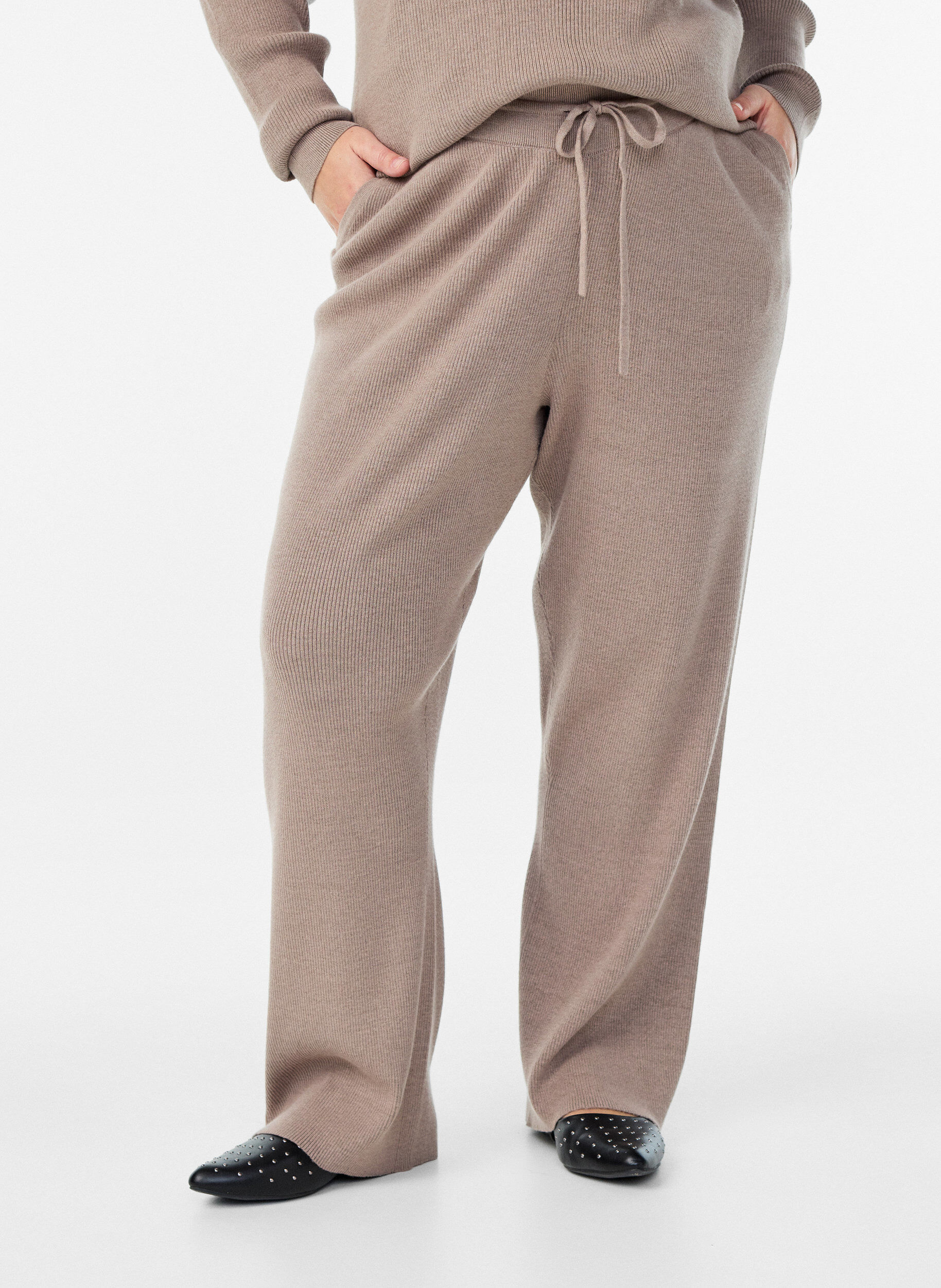 Zizzi Hoch taillierte Hose aus Rippstrick mit geradem Bein, Beige, Model image number 2