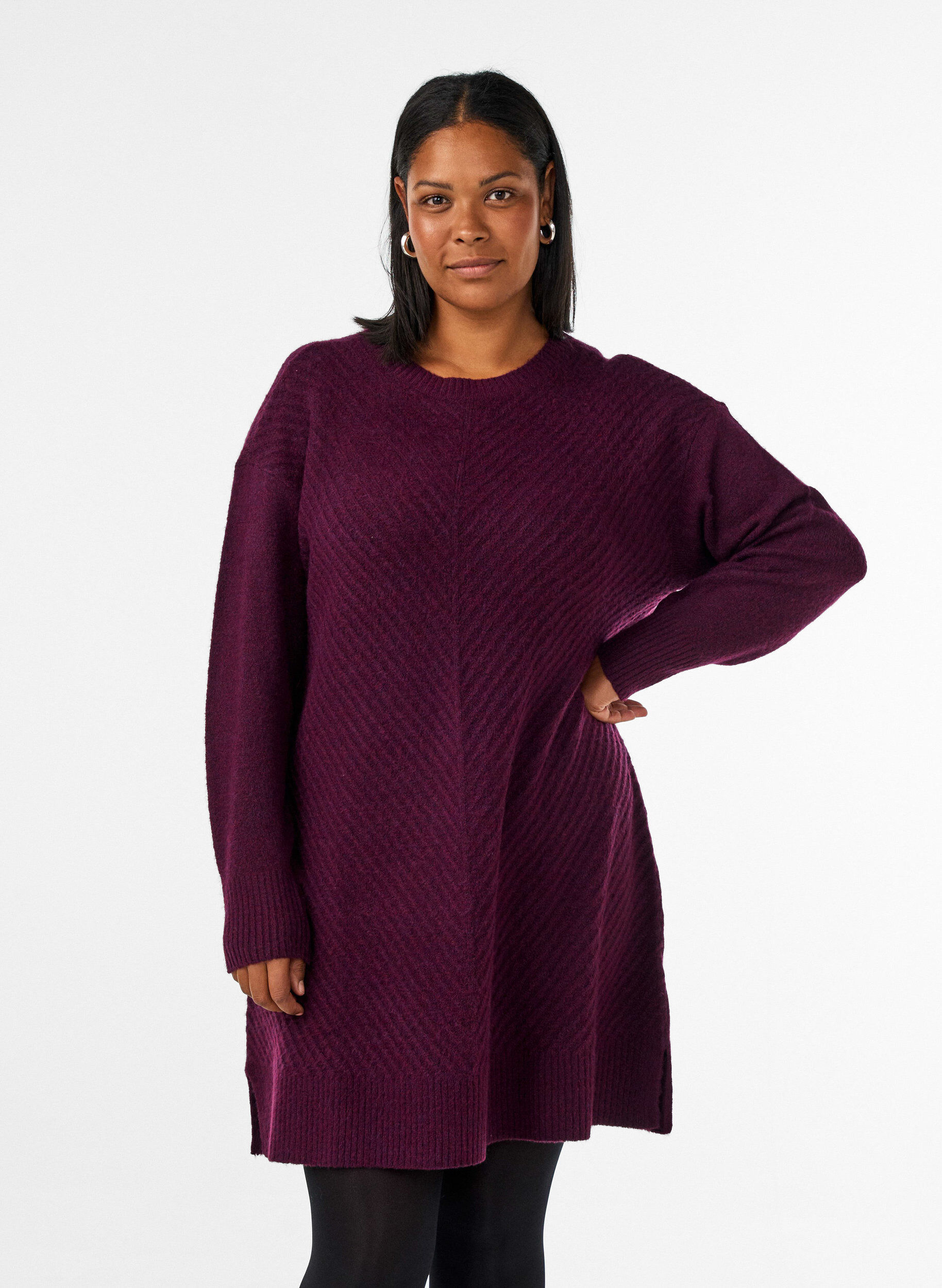 ZizziRobe courte en maille avec un motif textur&eacute; en V, Bordeaux, Model image number 0