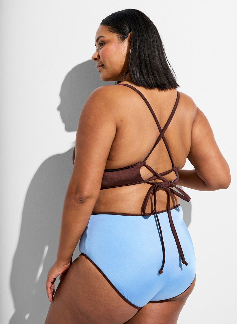 Haut de bikini r&eacute;versible avec d&eacute;collet&eacute; en V et bretelles crois&eacute;es dans le dos, Marron, Model image number 2