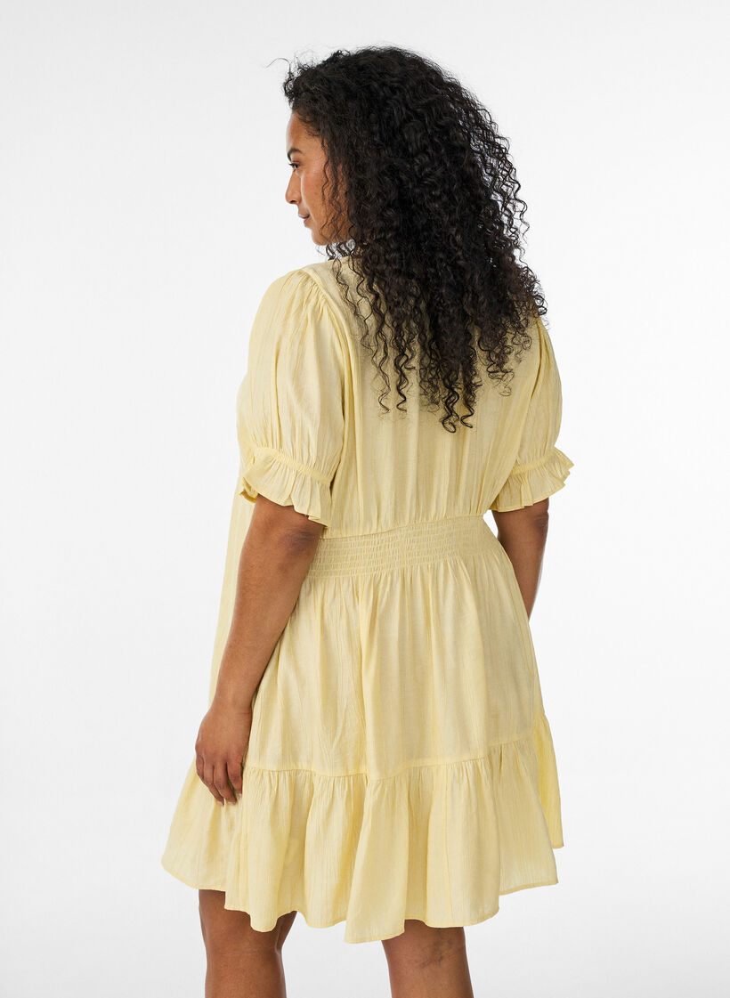 Kurzes Kleid aus Viskose mit R&uuml;schendetails, Gelb, Model image number 2