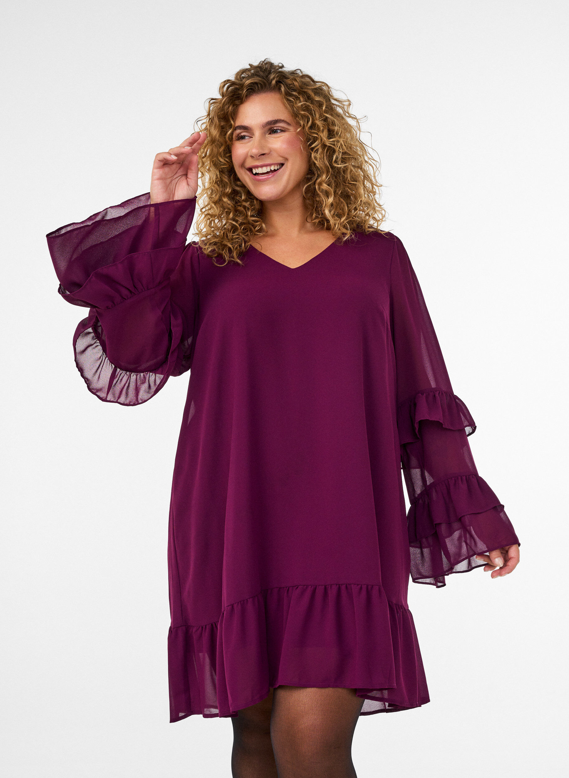 ZizziKurzes Kleid mit transparenten R&uuml;schen&auml;rmeln, Lila, Model image number 3