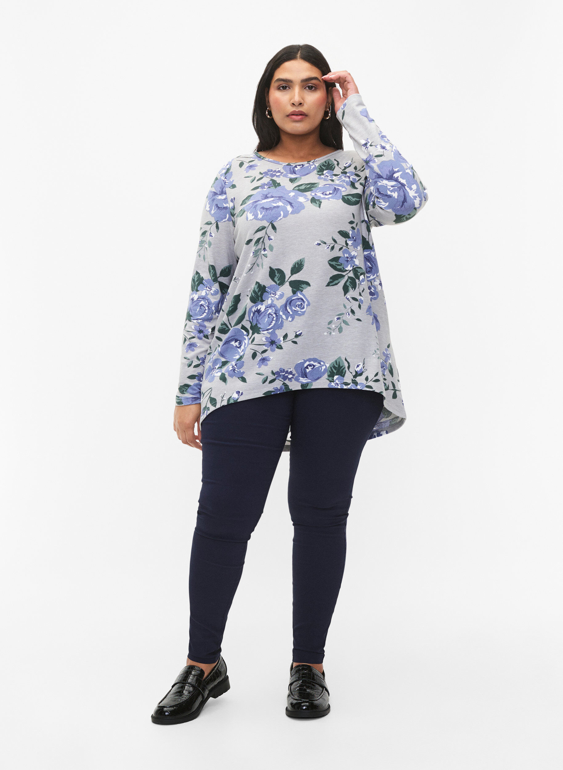 Zizzi  Bluse mit Blumenmuster und langen &Auml;rmeln, Blau, Model image number 1