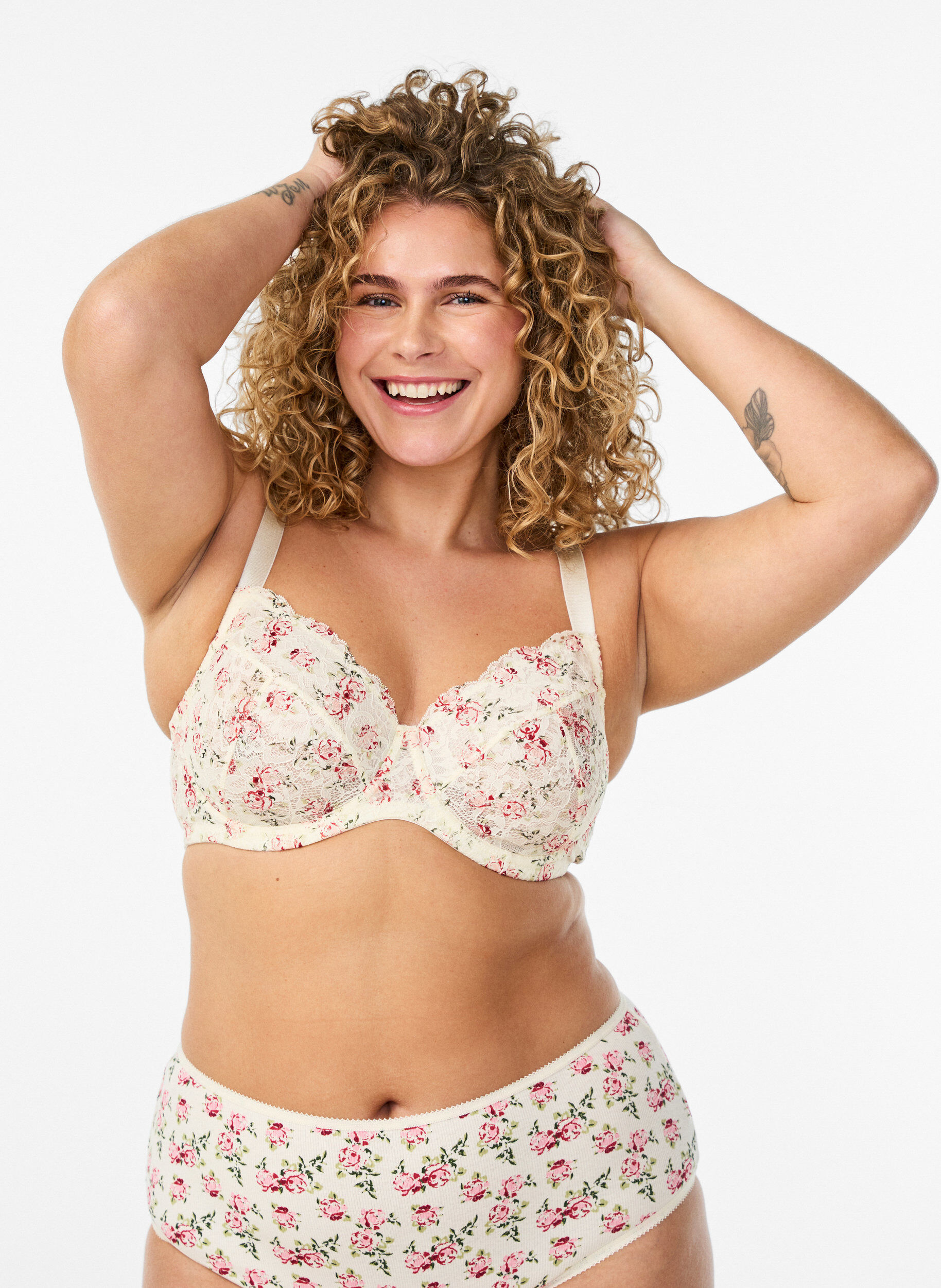 Zizzi Soutien-gorge embo&icirc;tant en dentelle florale, Blanc, Model image number 0