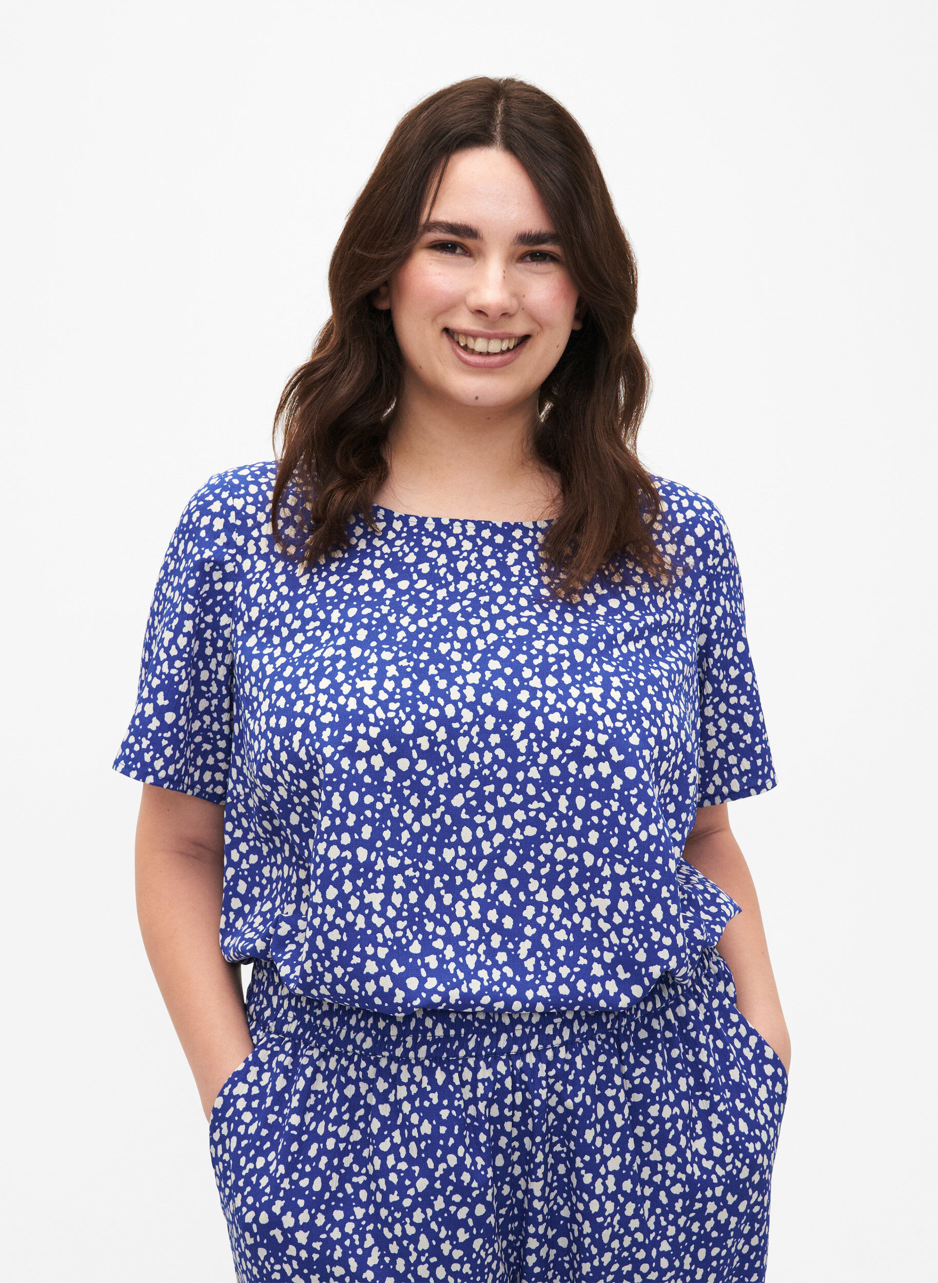 Zizzi FLASH &ndash; Kurz&auml;rmelige Bluse mit Aufdruck, Surf the web Dot, Model image number 0