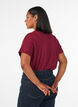 T-shirt ray&eacute; en viscose avec un col rond, Bordeaux, Model image number 2