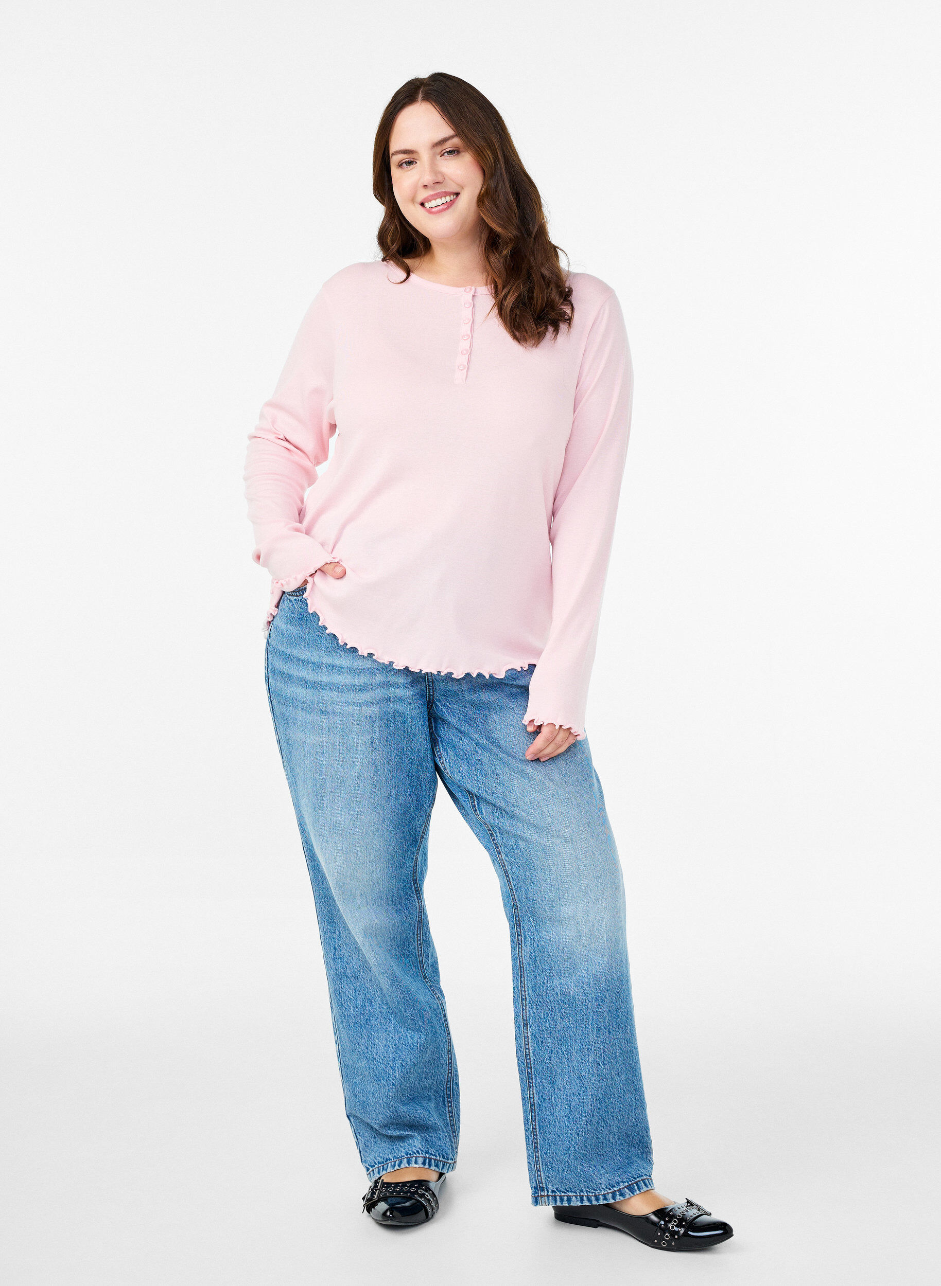 Zizzi Jerseybluse mit Kn&ouml;pfen und welligen Kanten, Pink, Model image number 1