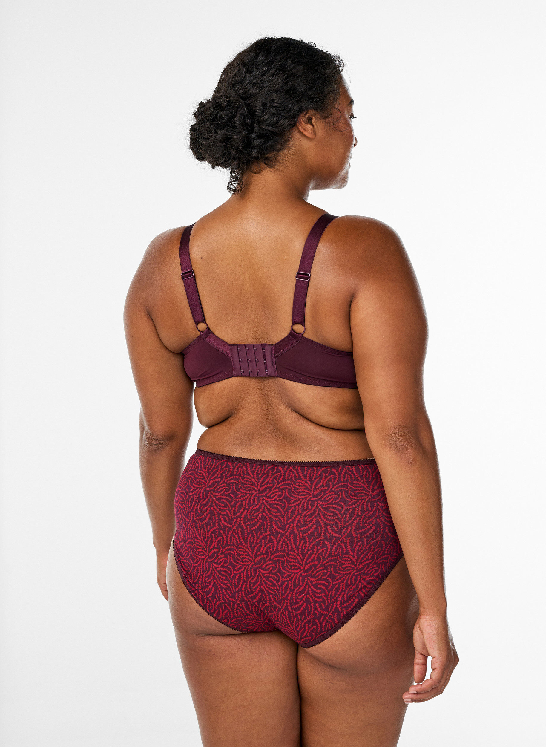 Zizzi Gepolsterter Spitzen-BH mit B&uuml;gel, Rot, Model image number 2