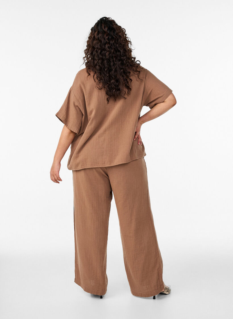 Hoch taillierte Hose aus Baumwoll-Musselin mit weitem Bein, Braun, Model image number 1