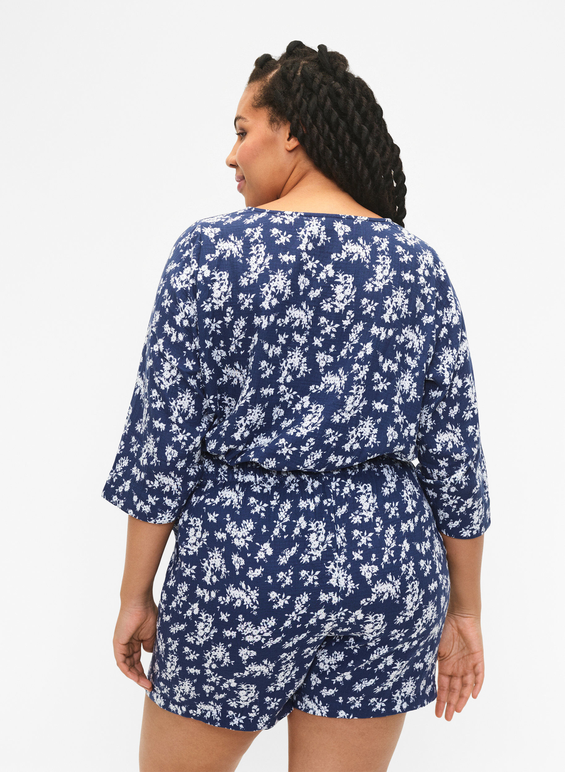 Zizzi Florale Pyjamashorts aus Baumwolle, V. Indigo Flower AOP, Model image number 1