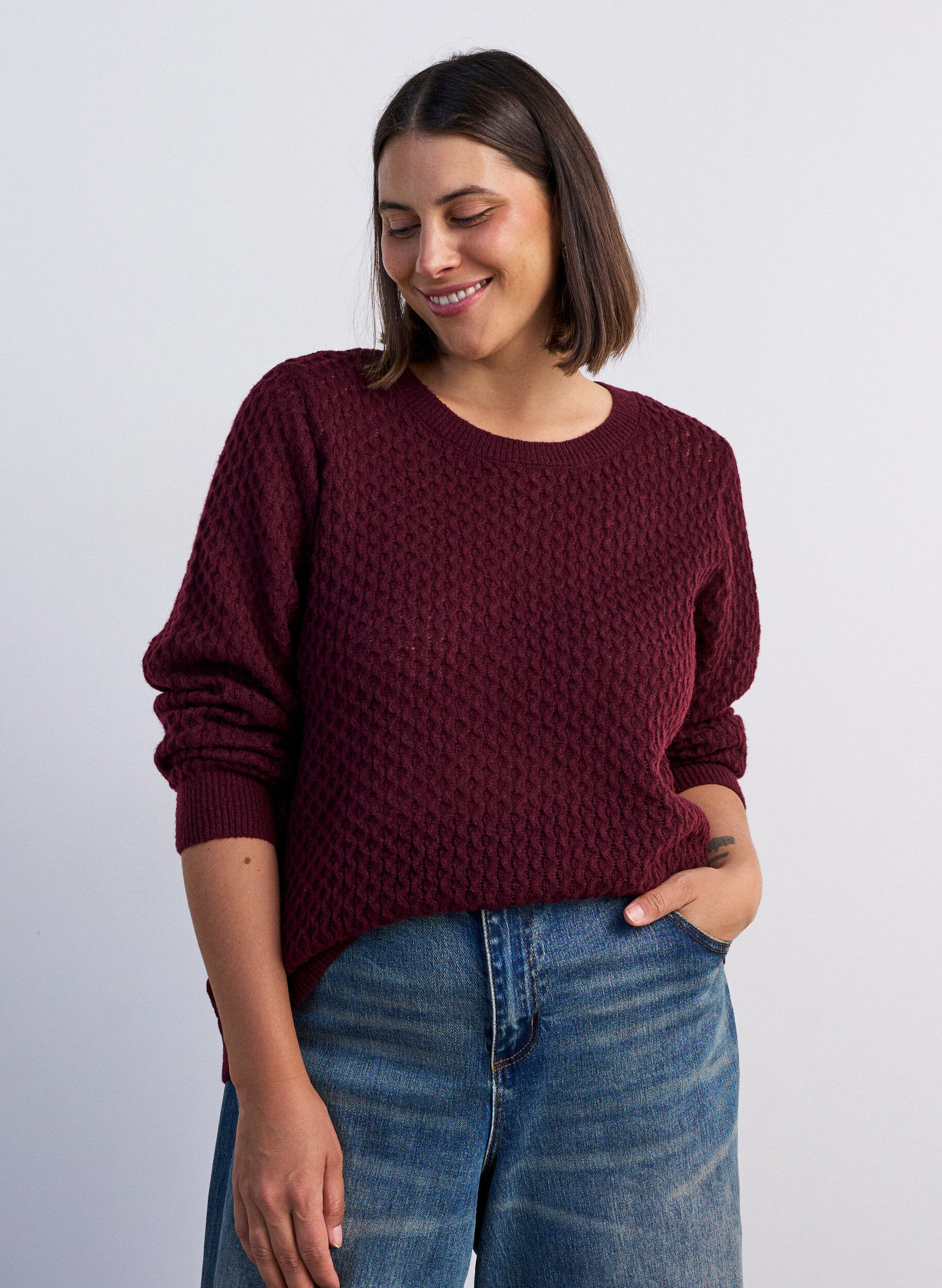 ZizziStrickbluse mit strukturiertem Lochmuster, Rot, Model image number 0