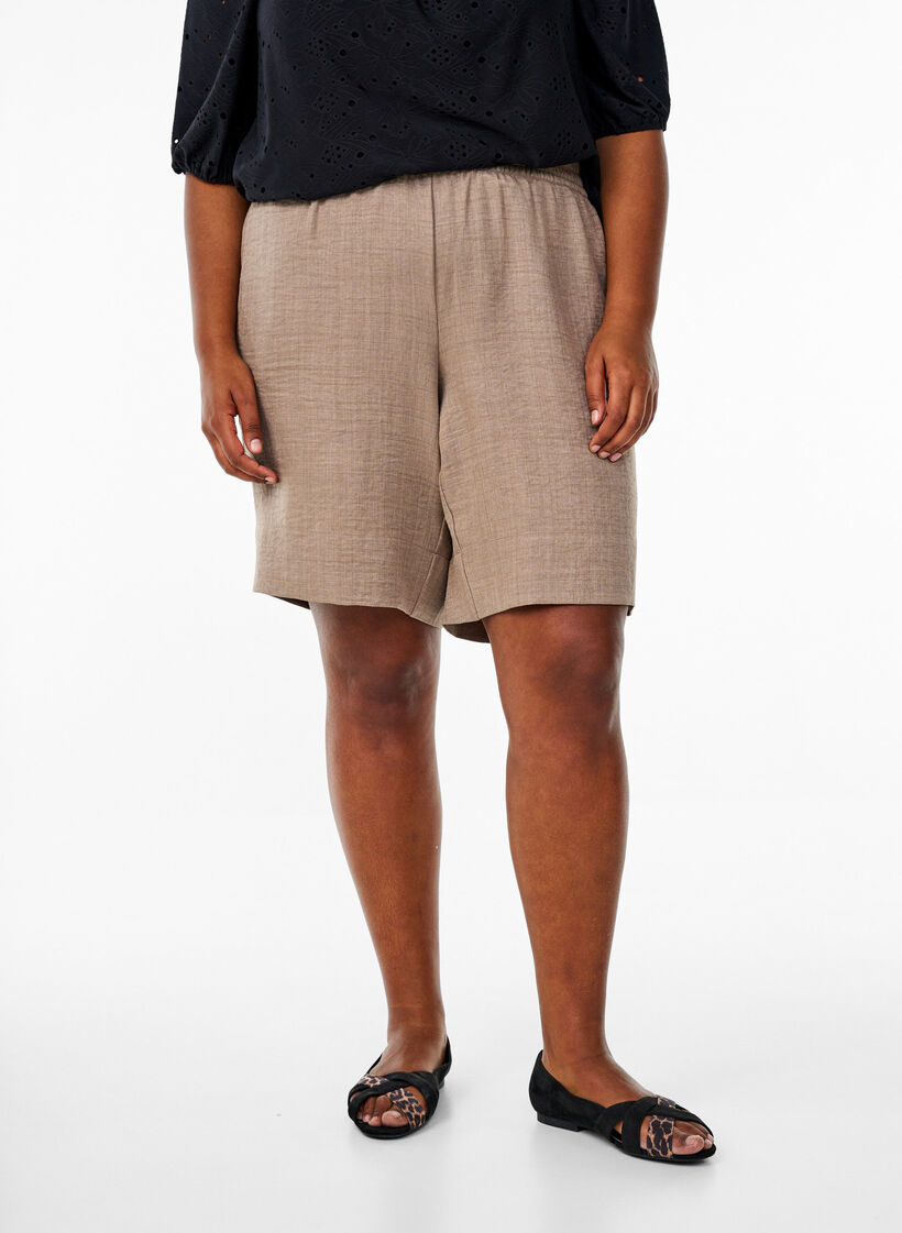 Shorts mit Taschen und hoher Taille, Braun, Model image number 3