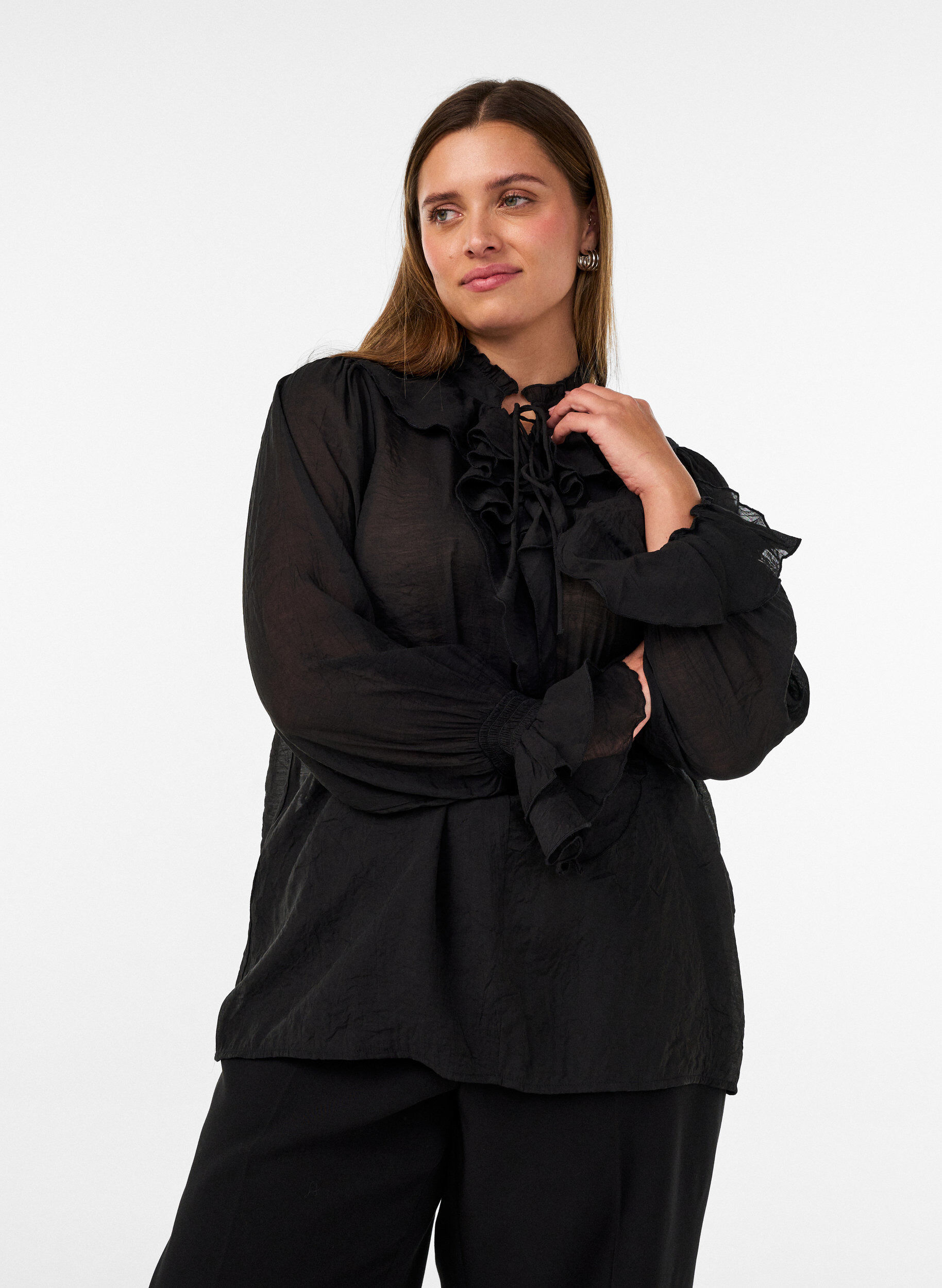 ZizziBlouse en viscose avec volants et manches longues, Noir, Model image number 0