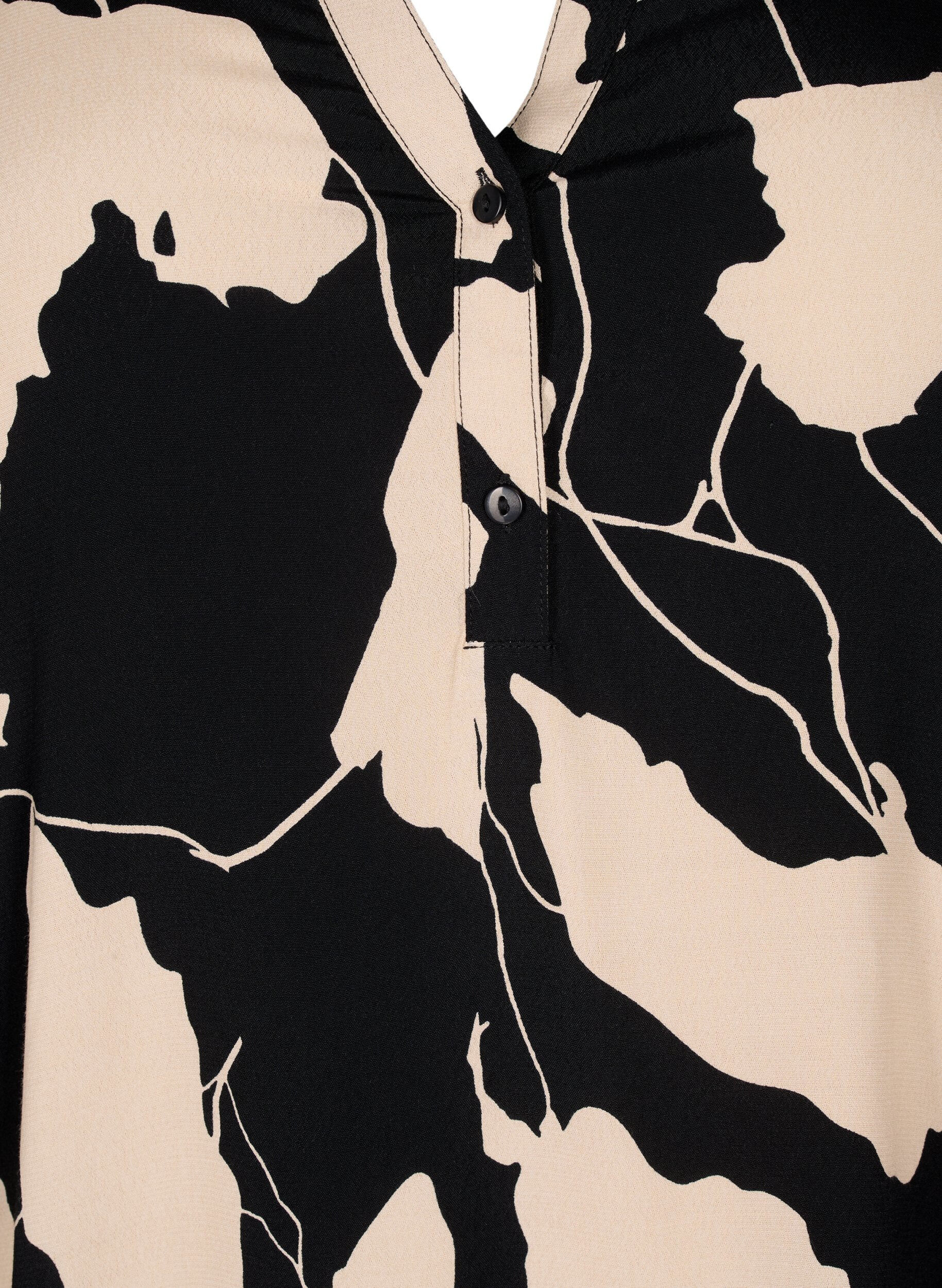 Zizzi Bedrucktes Viskose-Top mit R&uuml;schen, Black AOP, Packshot image number 2