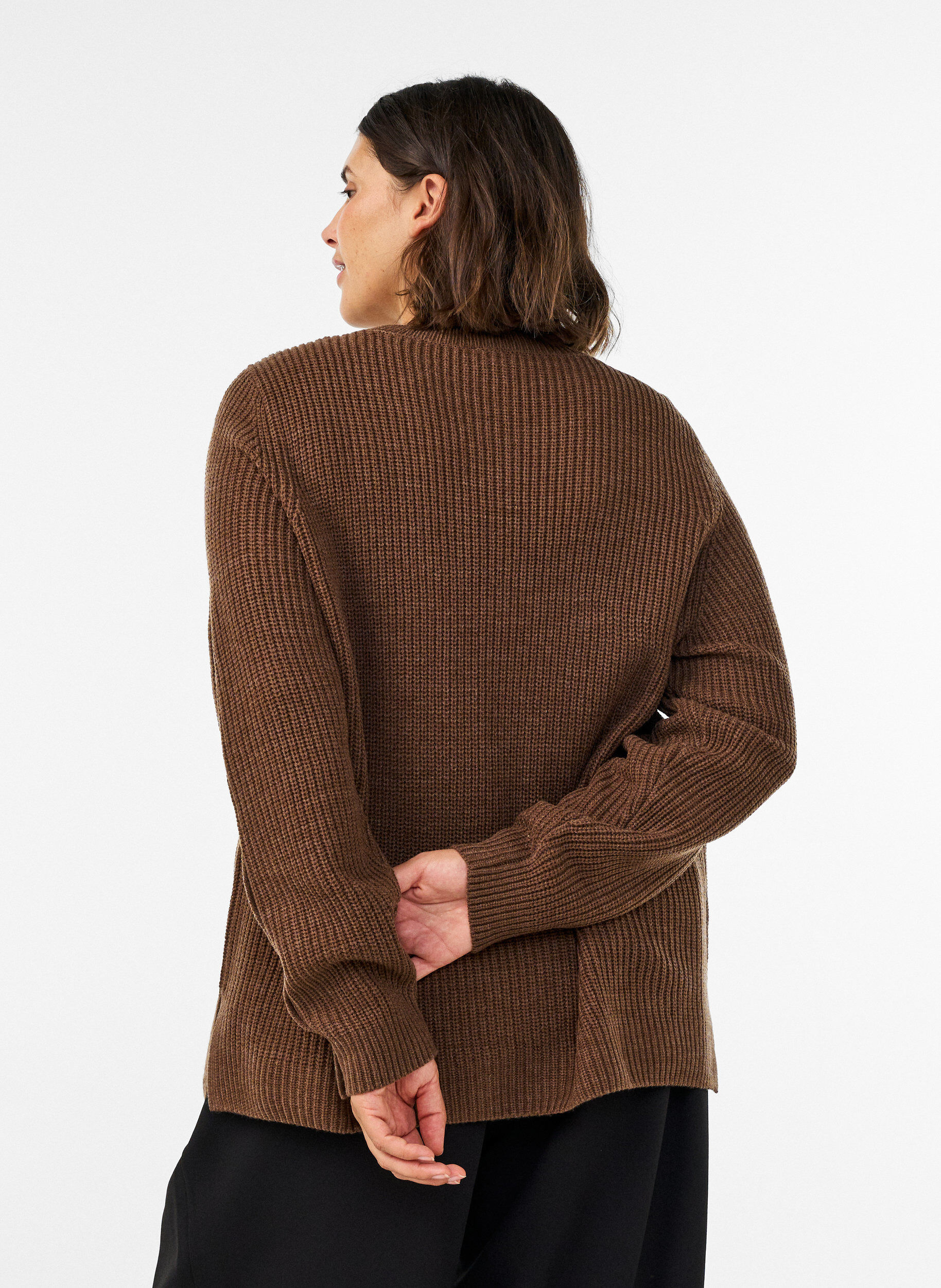 ZizziBlouse en maille c&ocirc;tel&eacute;e avec d&eacute;tails de boutons, Marron, Model image number 2