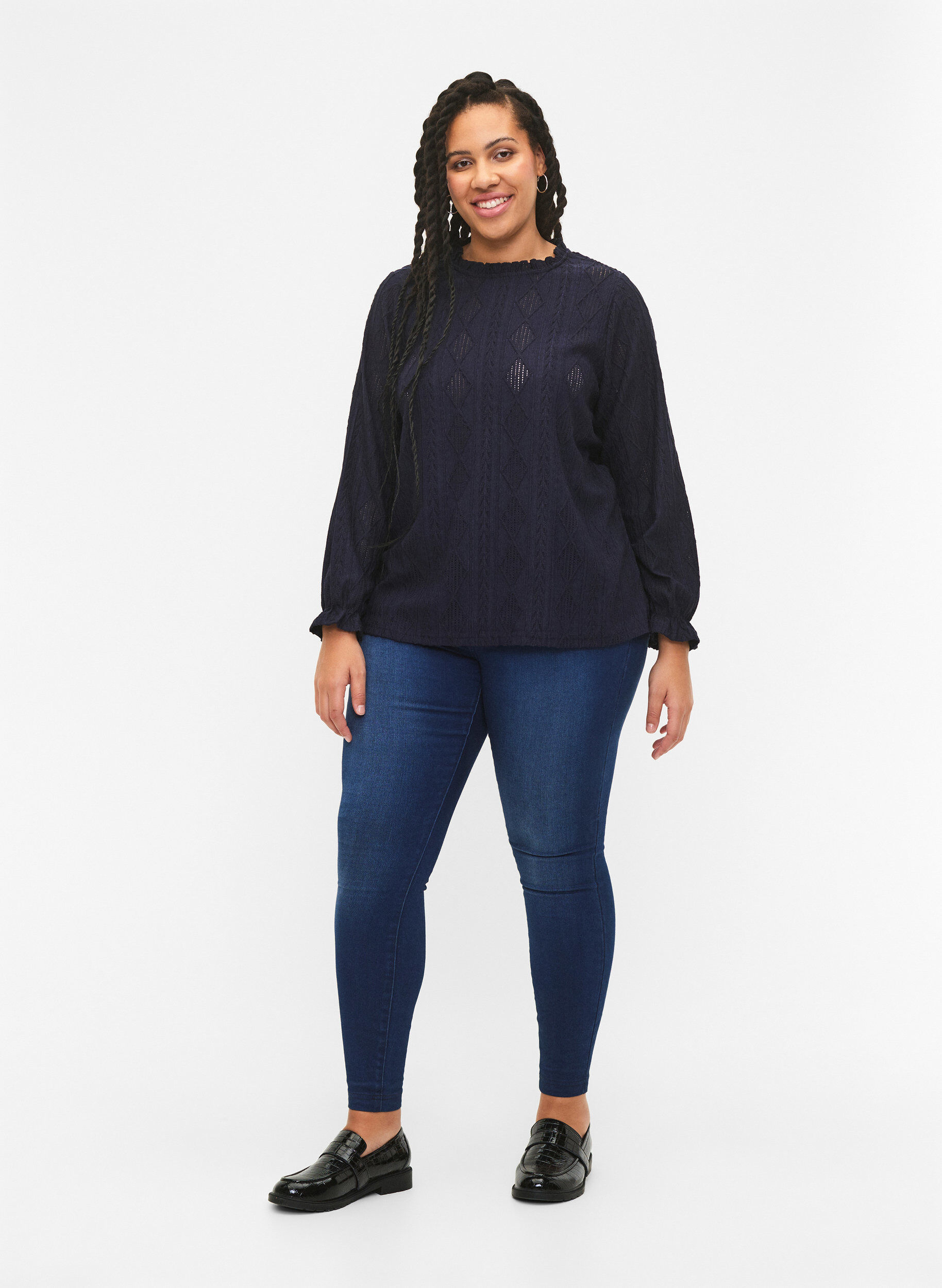 Zizzi Chemisier avec d&eacute;tails de volants et motif ton sur ton, Night Sky, Model image number 2