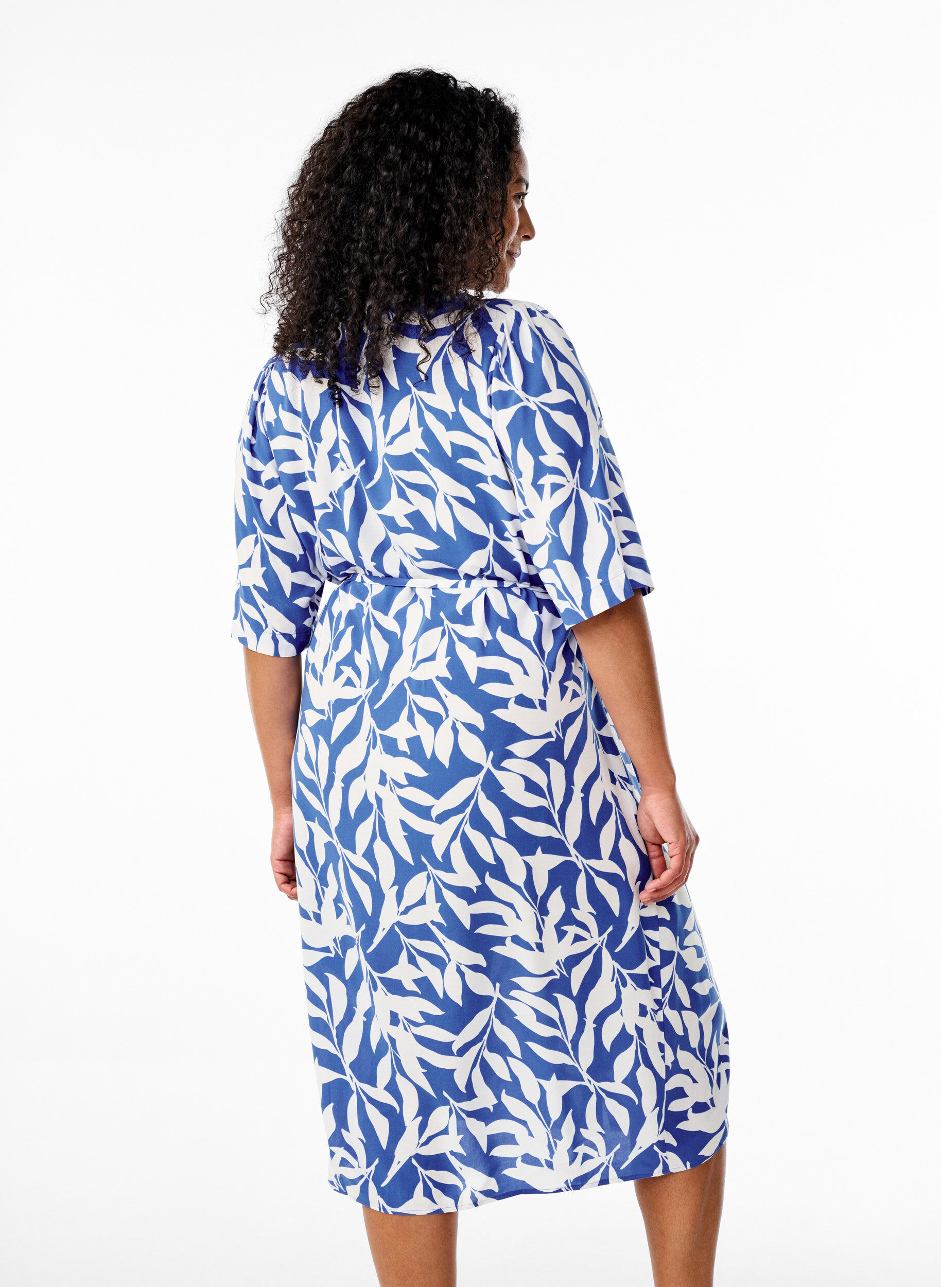 Zizzi Midikleid mit Print und Bindeg&uuml;rtel, Blau, Model image number 2